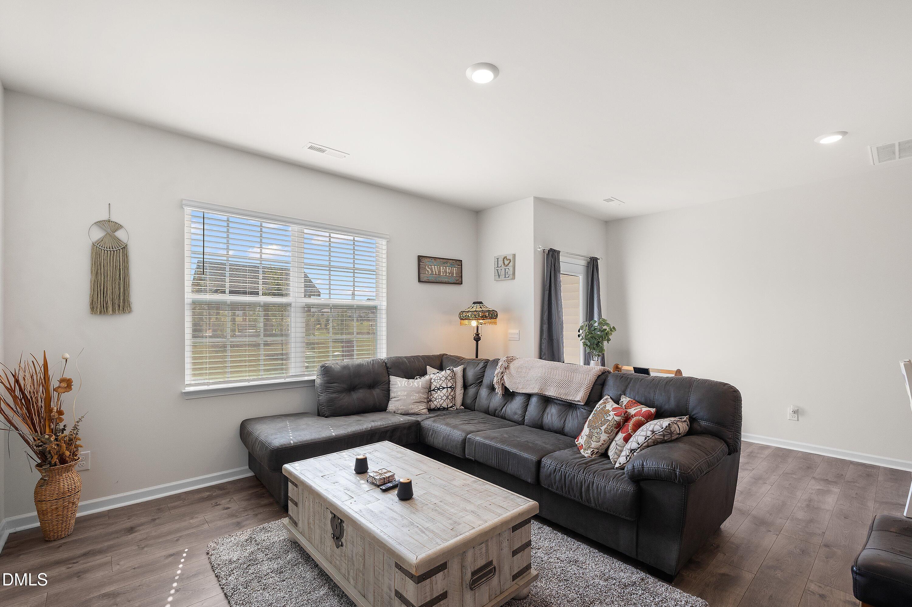 544 Belgian Red Way Property Photo 10