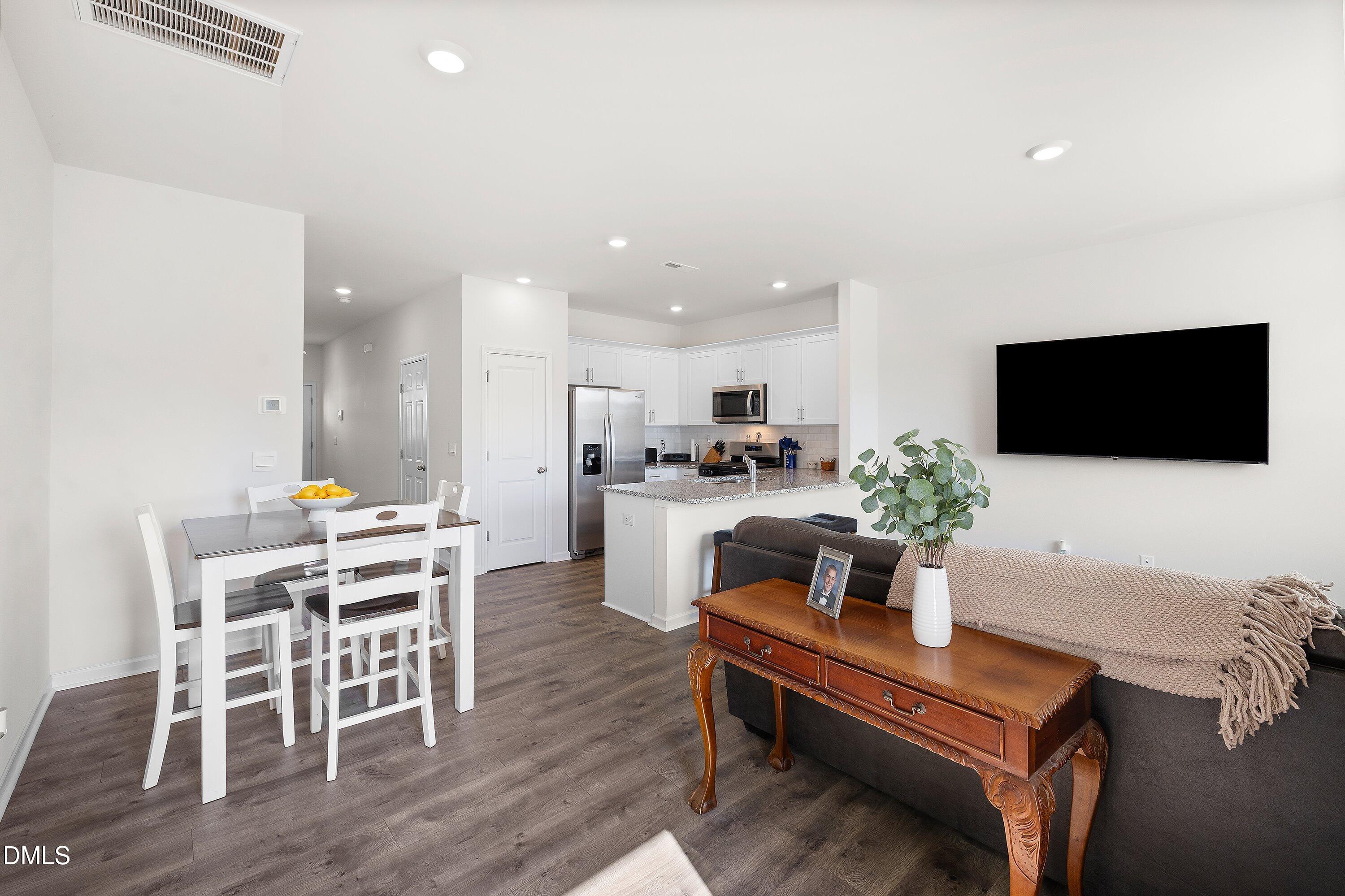 544 Belgian Red Way Property Photo 12