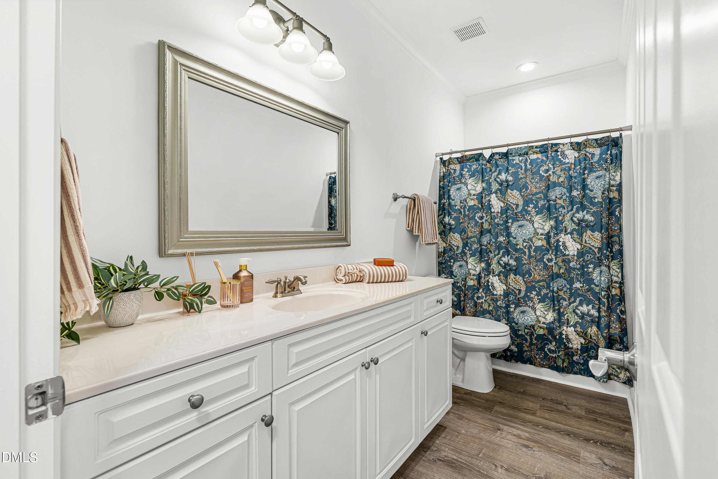 5515 S Roxboro Street Property Photo 10