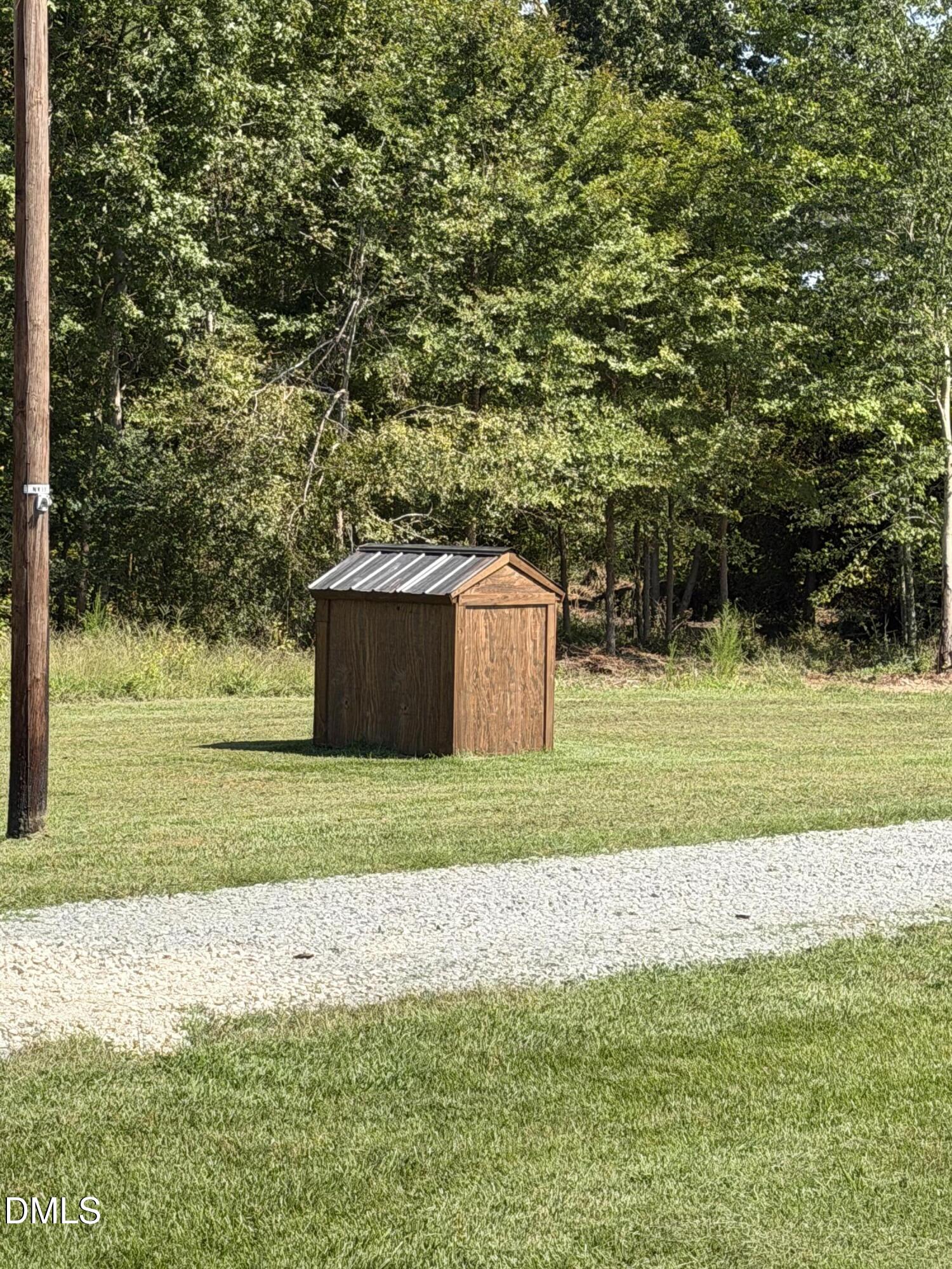 1528 Micro Road W Property Photo 8
