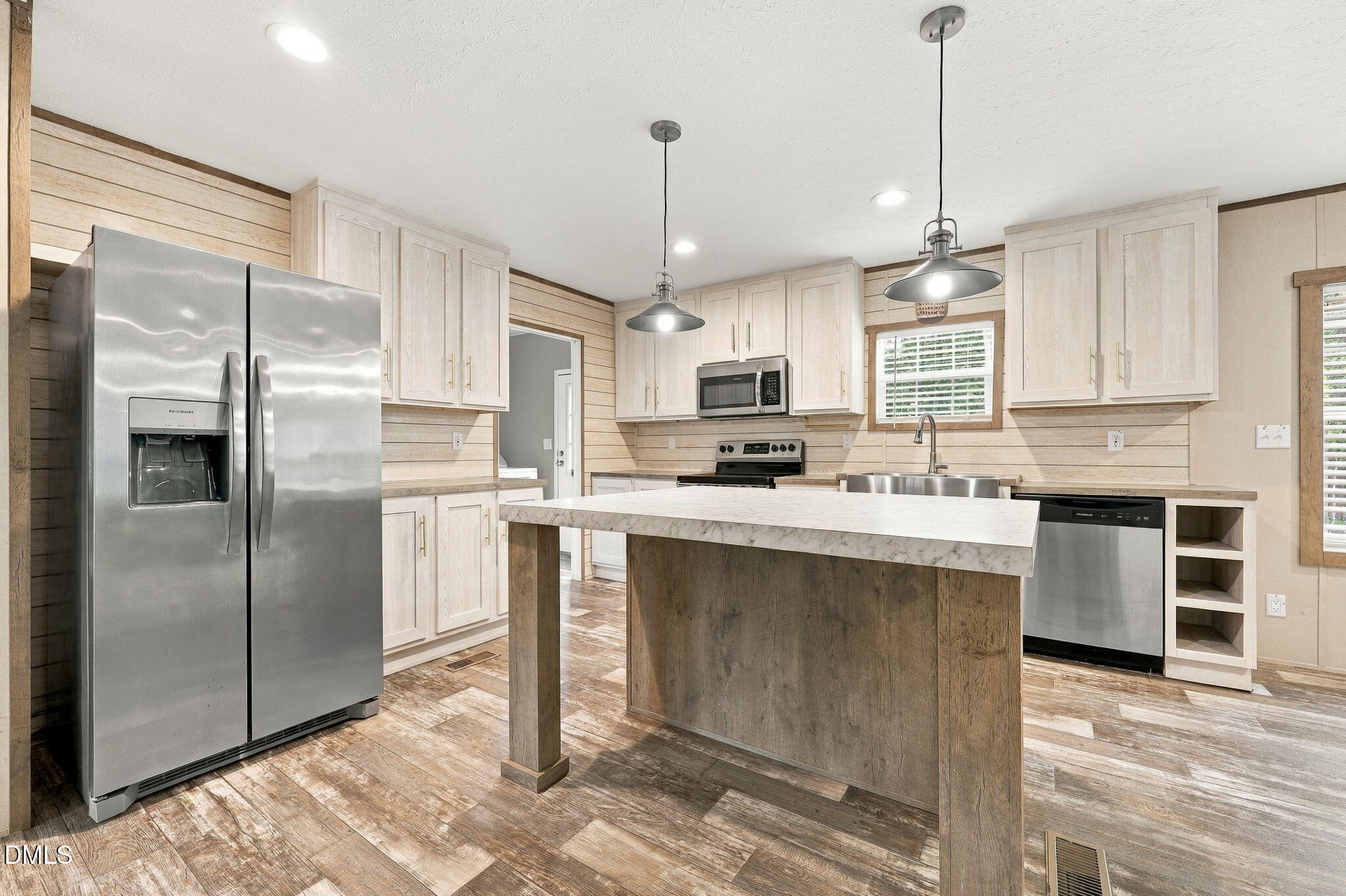 6629 Woodlawn Drive Property Photo 6