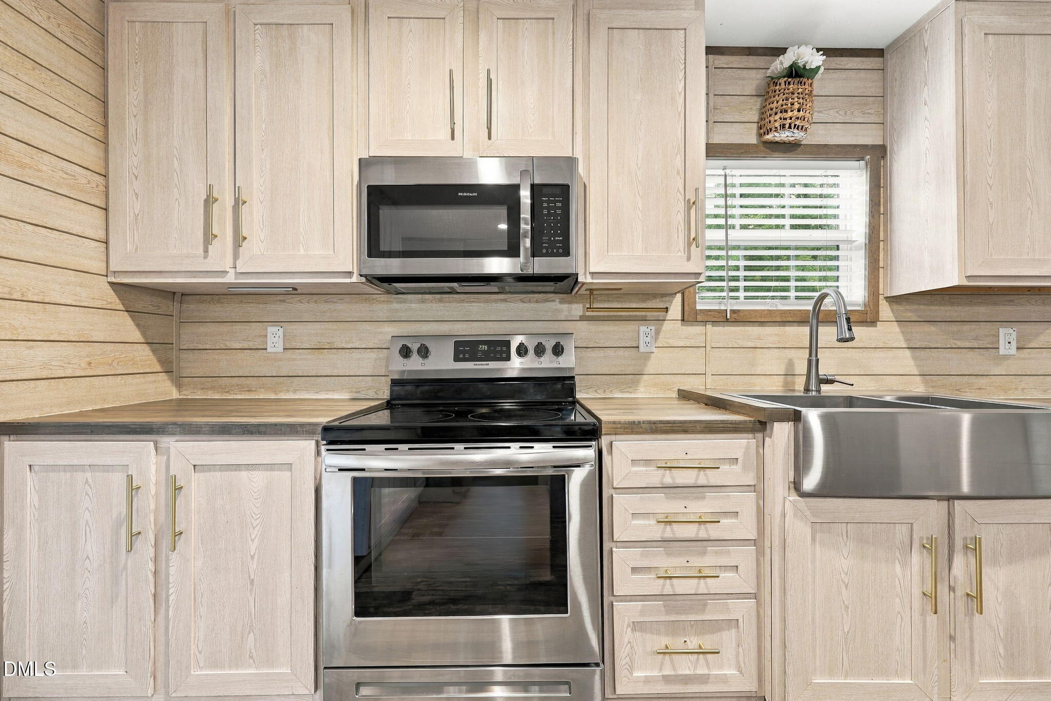 6629 Woodlawn Drive Property Photo 10