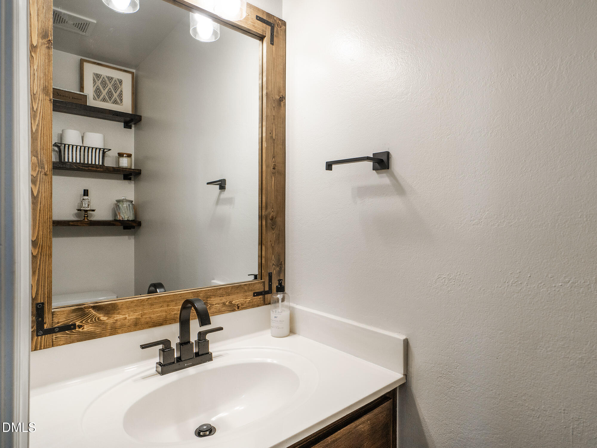 6419 Bellcross Trail Property Photo 6