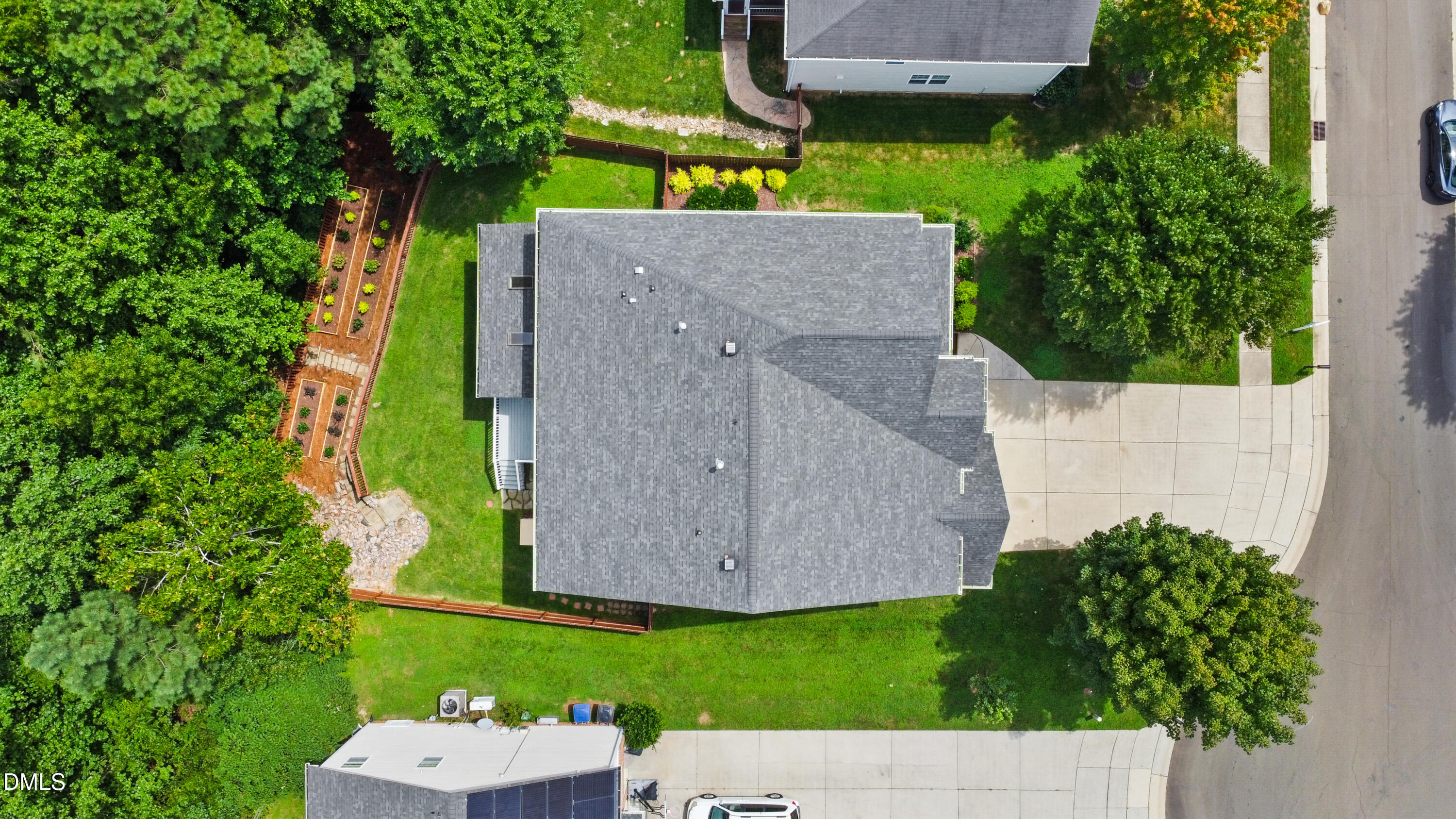 2813 Carriage Meadows Drive Property Photo 7