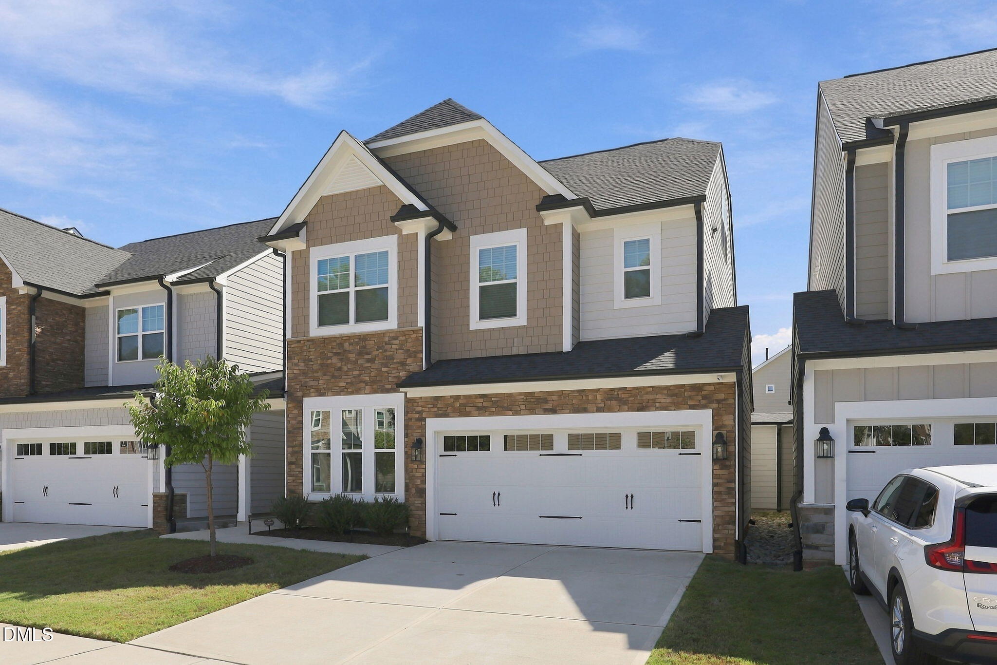 2102 Goudy Drive Property Photo 2
