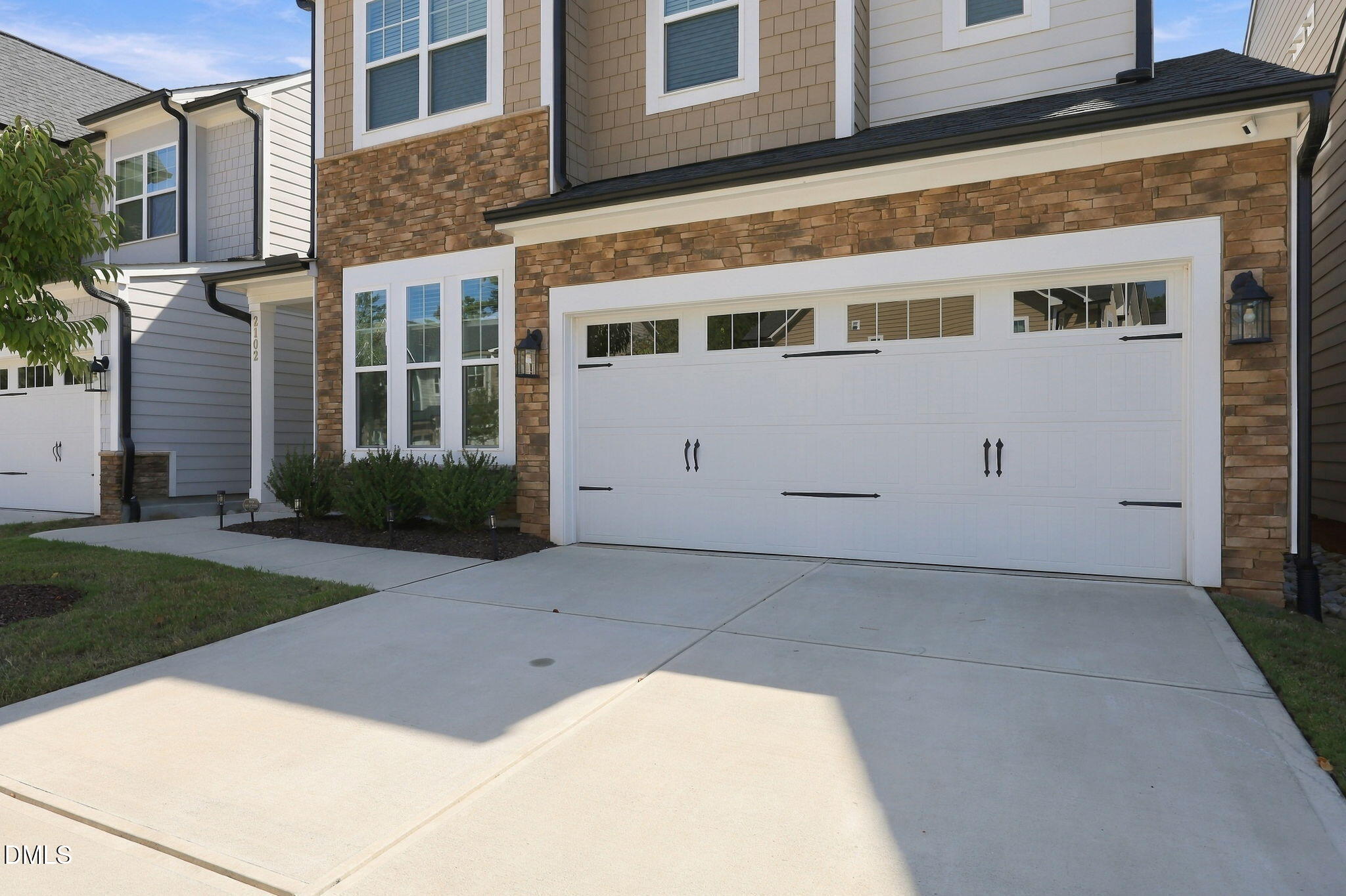 2102 Goudy Drive Property Photo 3