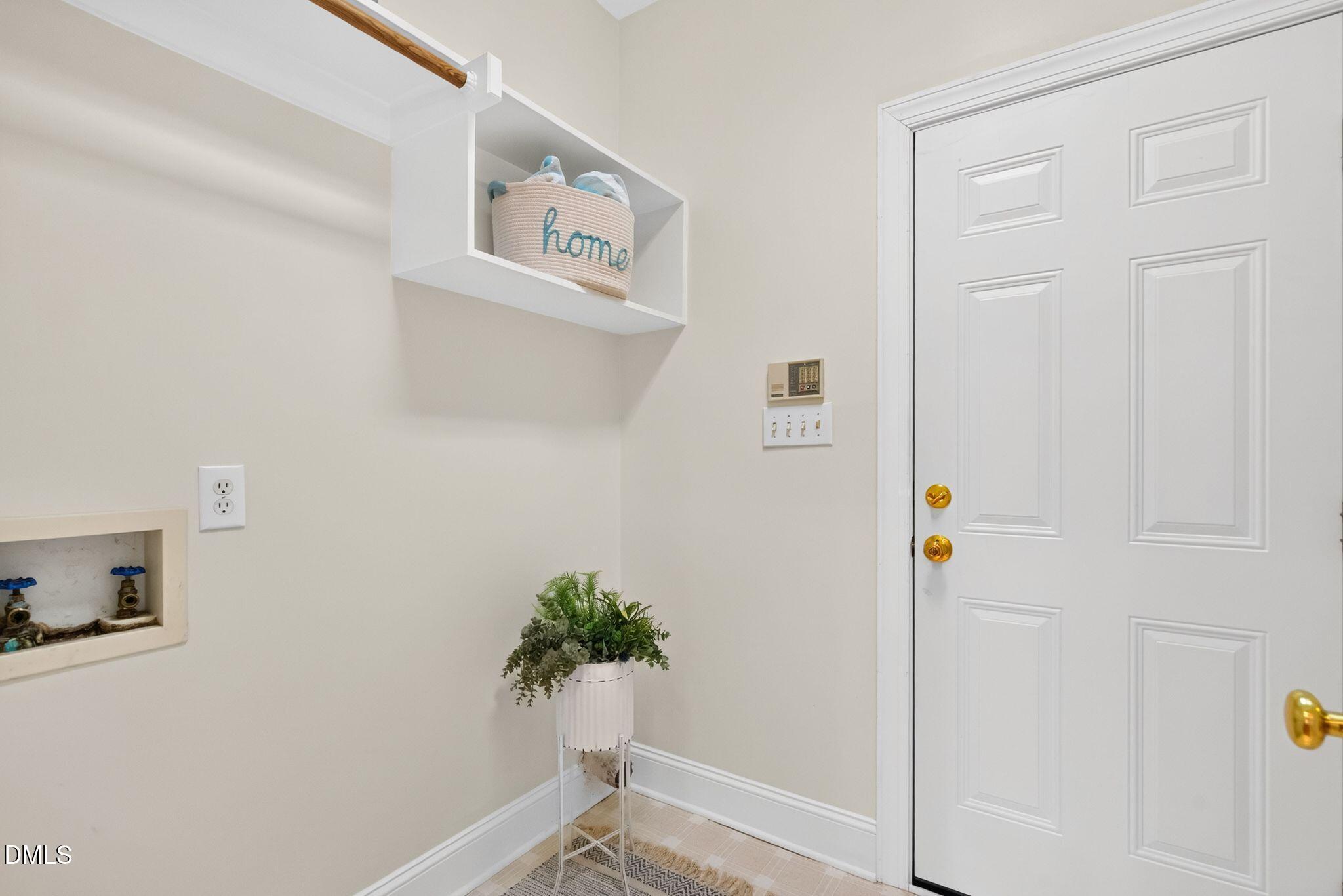 2909 Whitehart Lane Property Photo 14
