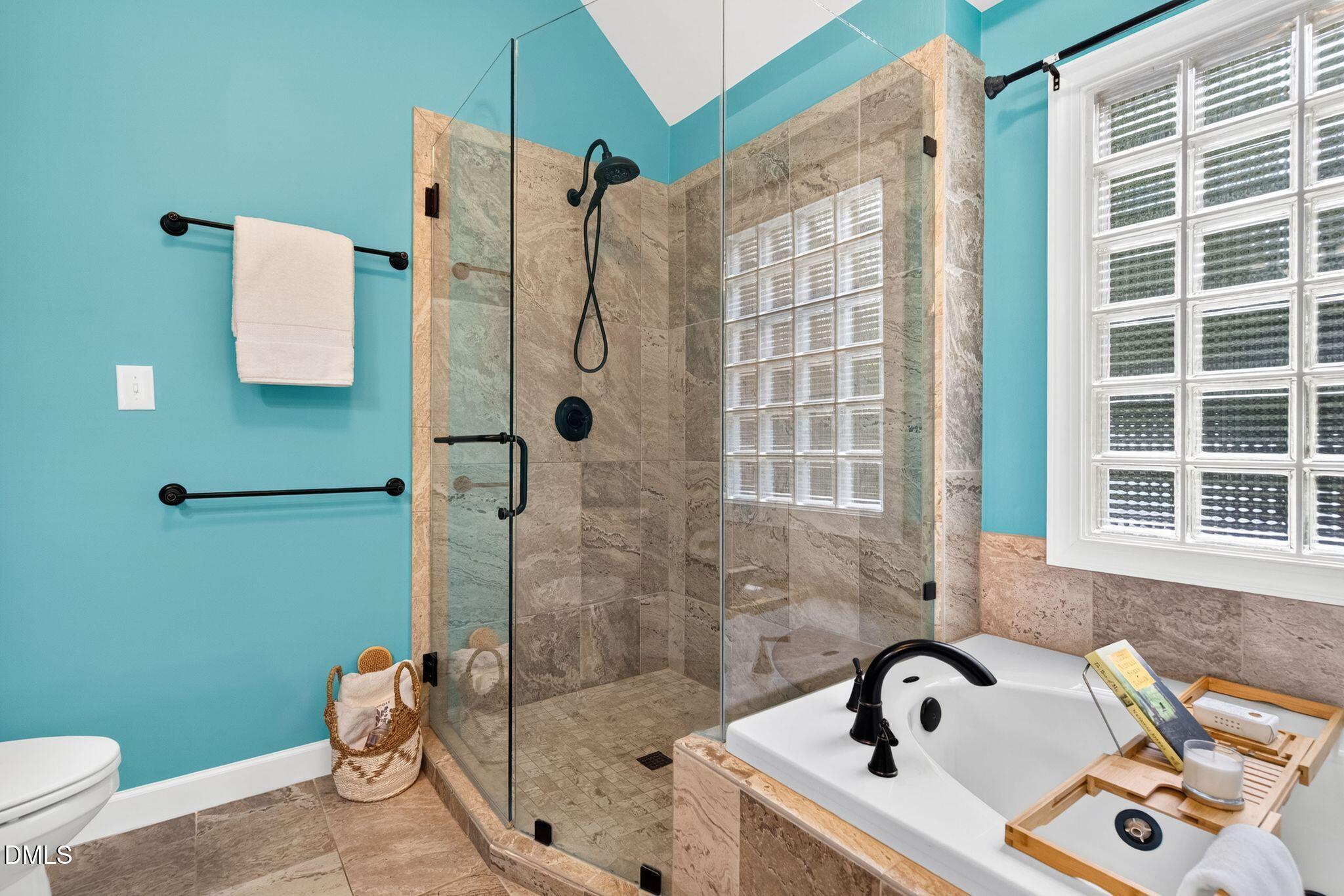 2909 Whitehart Lane Property Photo 18