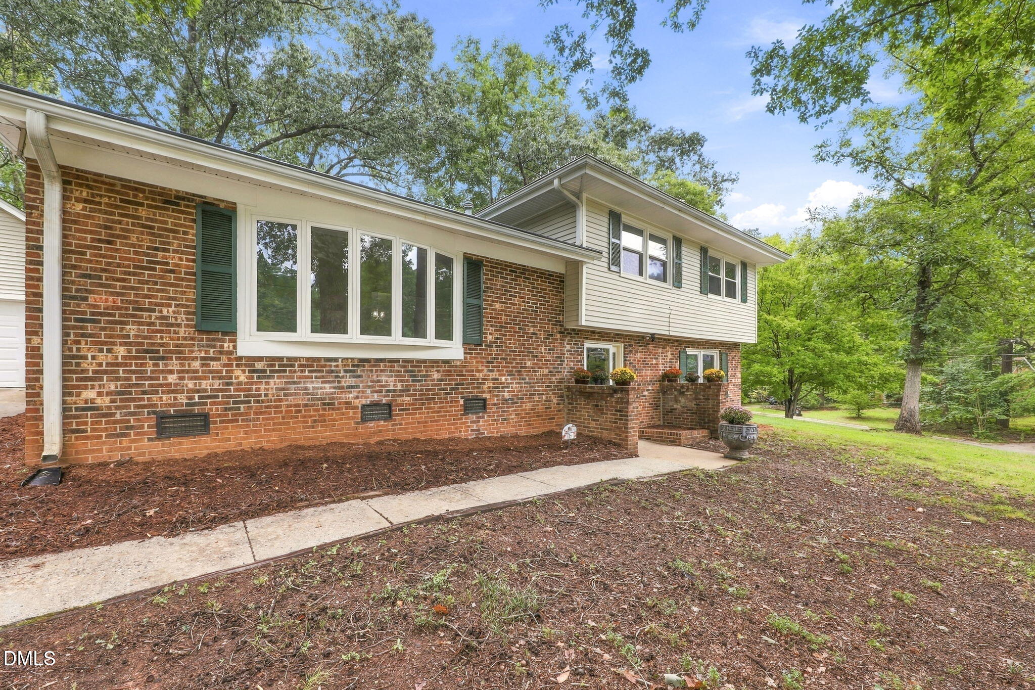 118 Radcliff Circle Property Photo 2