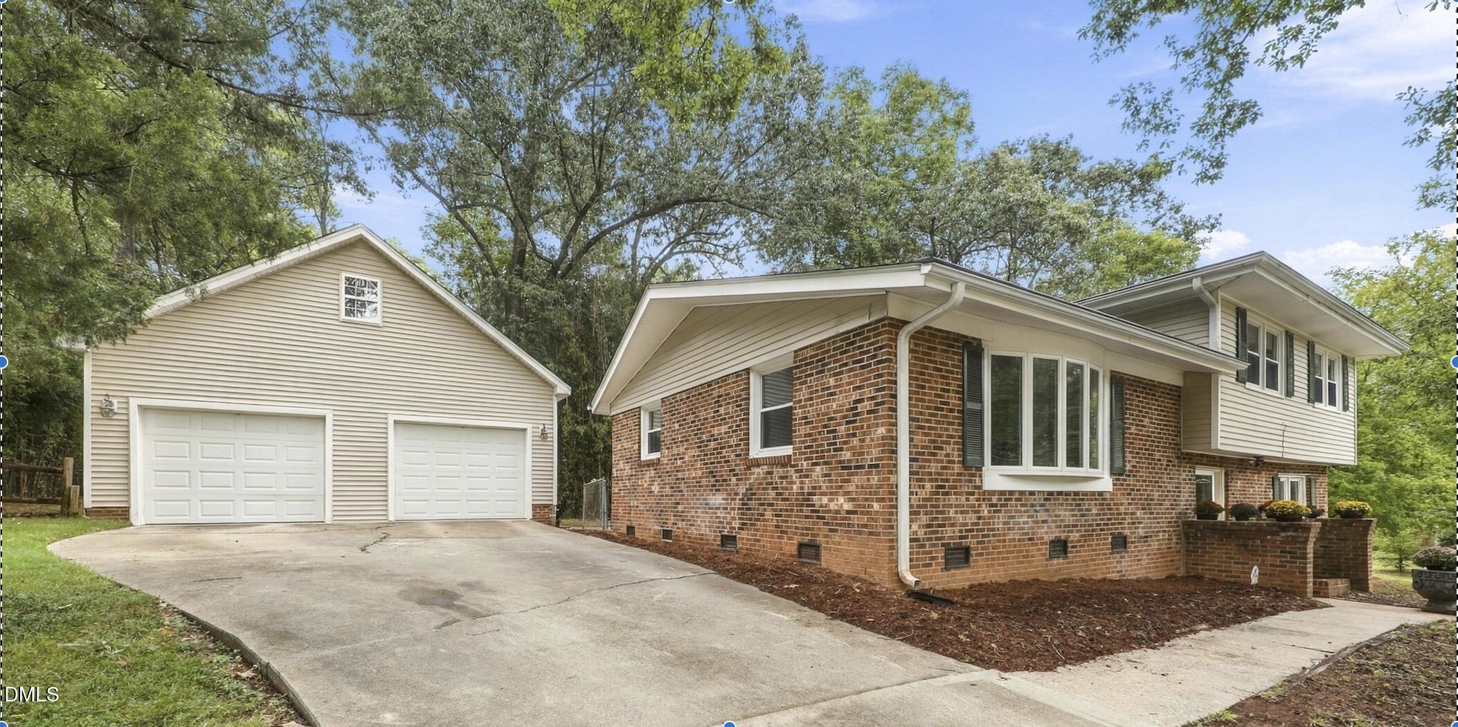 118 Radcliff Circle Property Photo 3