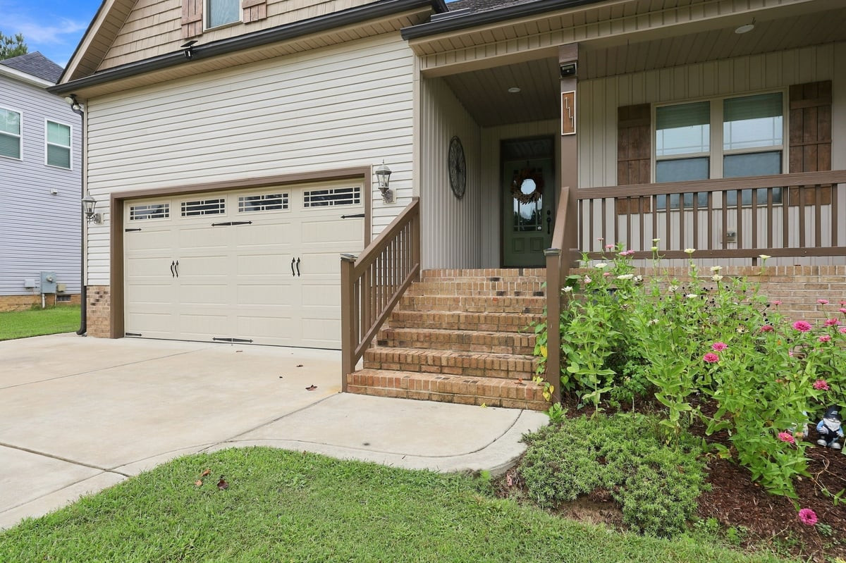 111 Shagbark Lane Property Photo 3