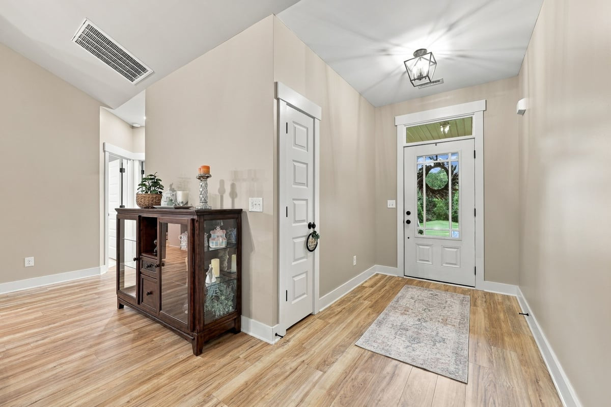111 Shagbark Lane Property Photo 4