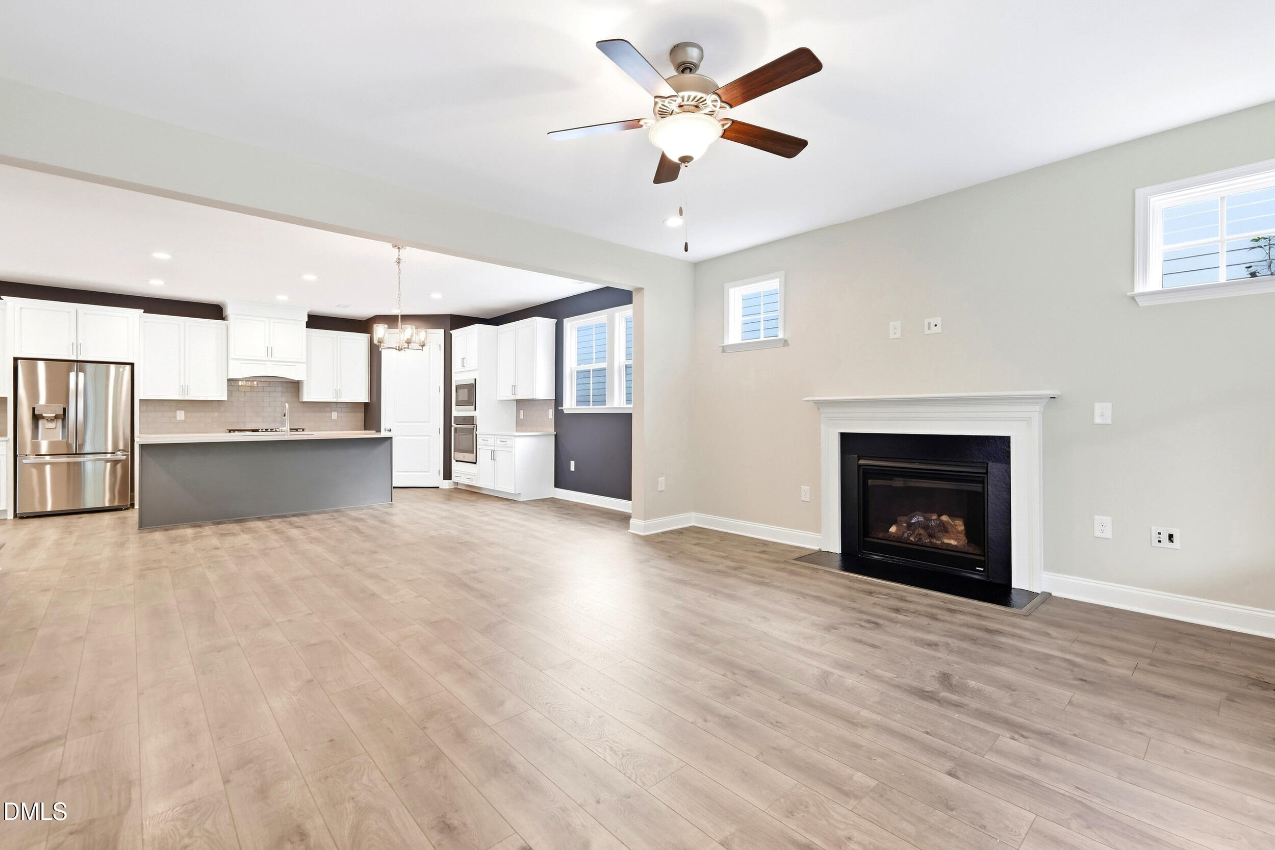 1106 Pondfield Way Property Photo 11