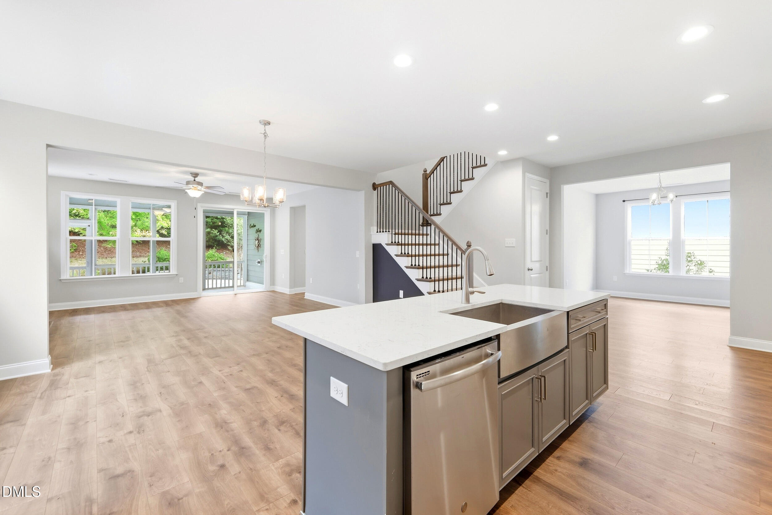 1106 Pondfield Way Property Photo 16