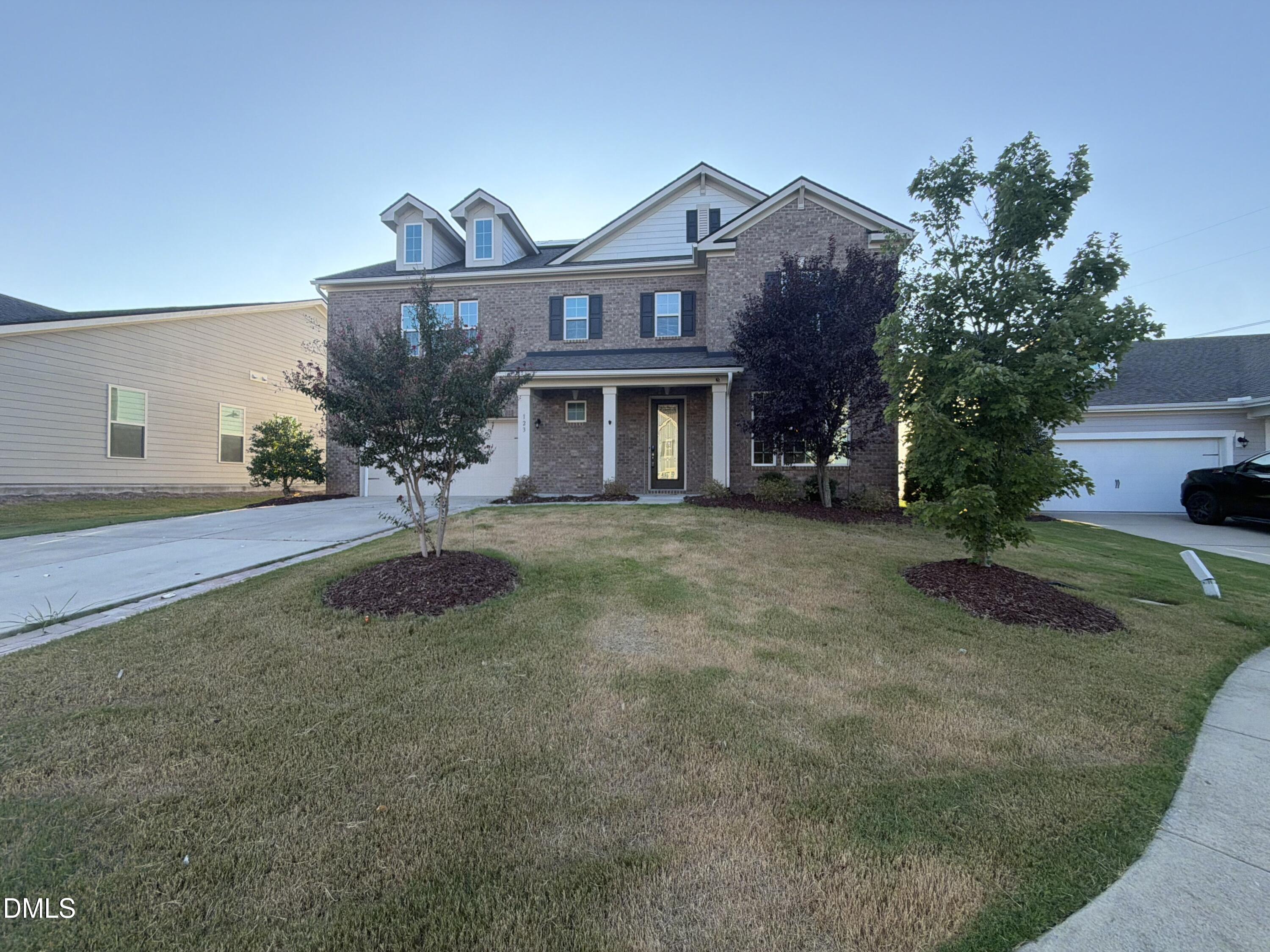 123 Filigree Way Property Photo 1