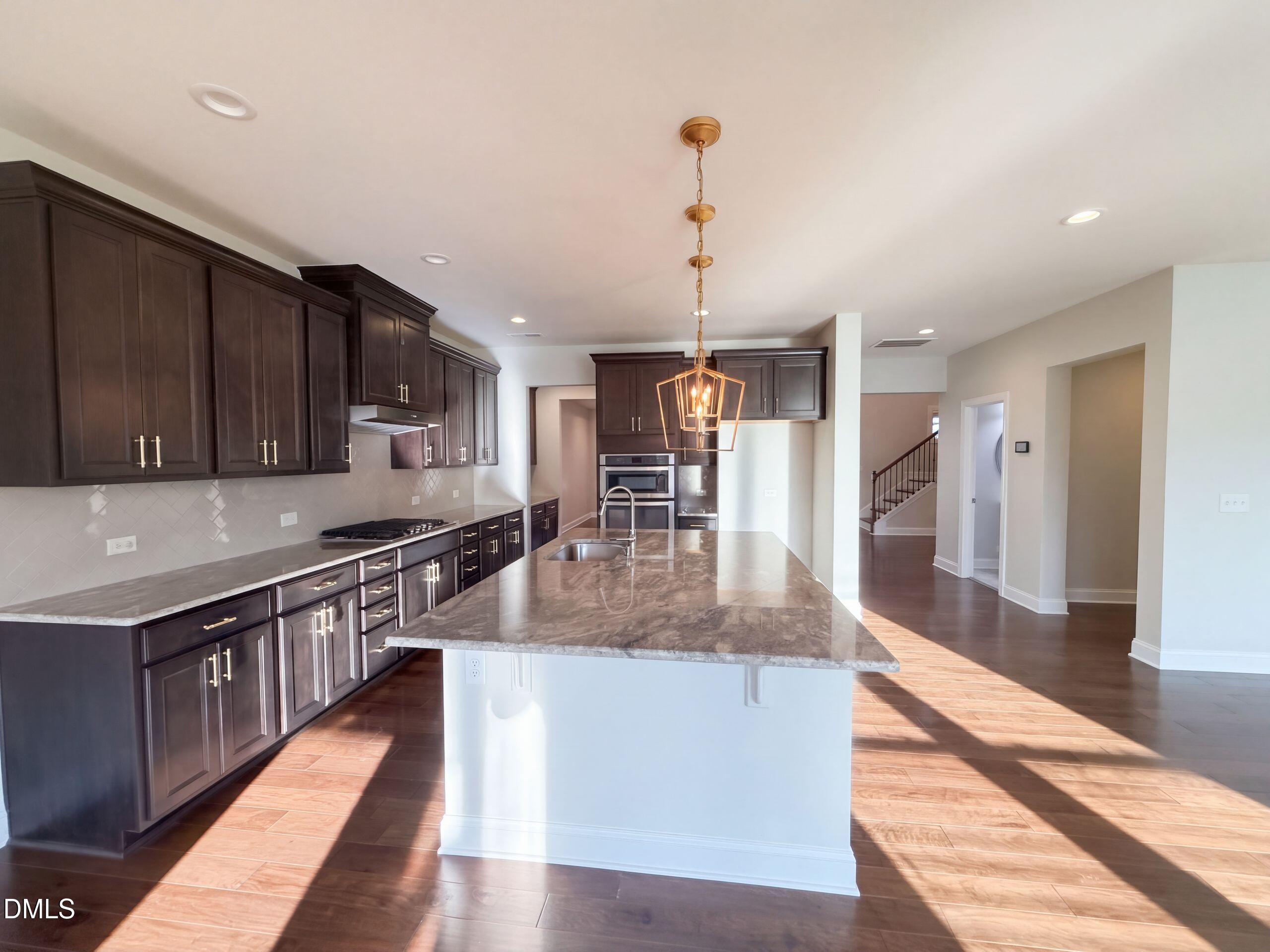 123 Filigree Way Property Photo 2