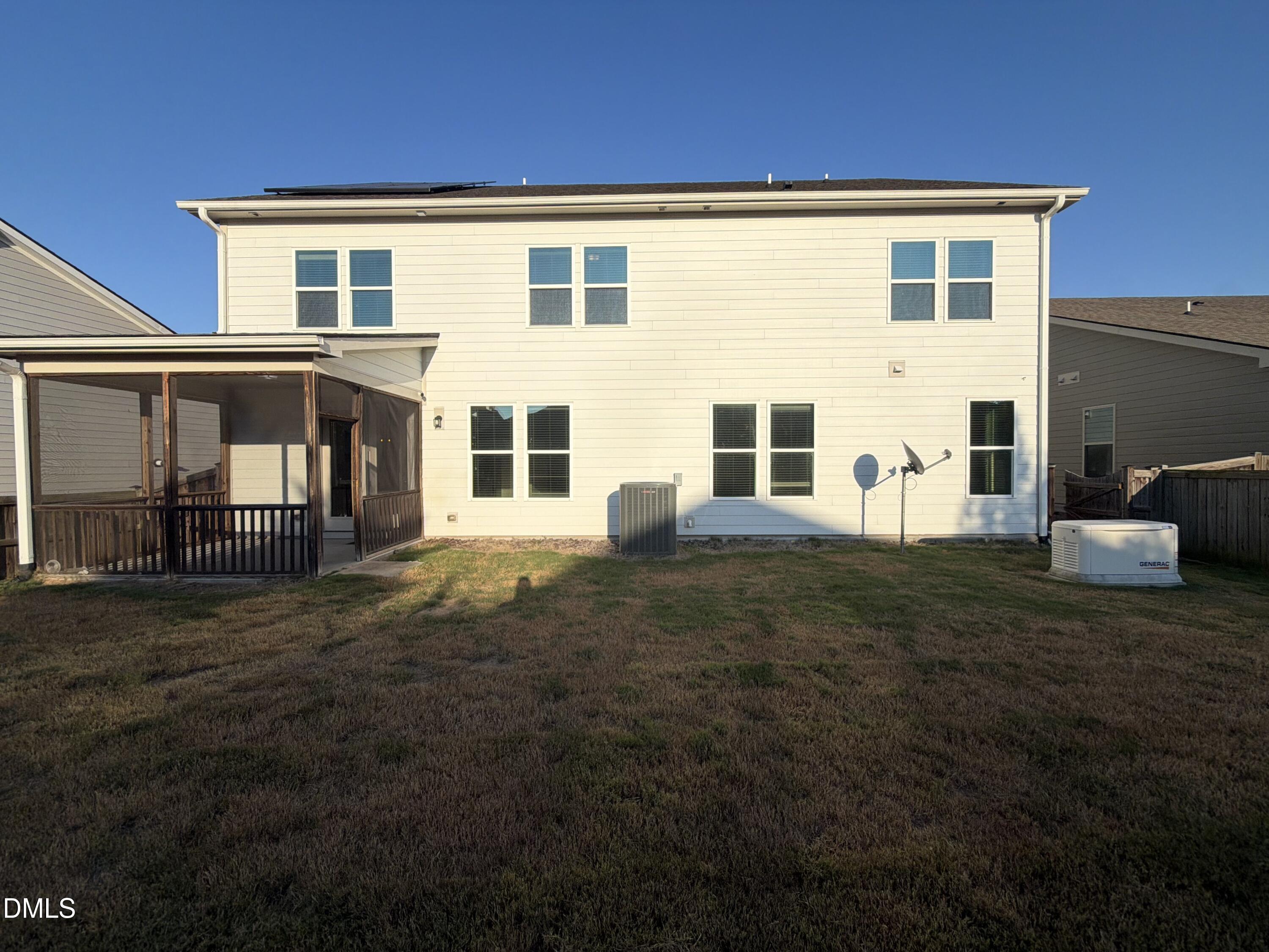 123 Filigree Way Property Photo 5
