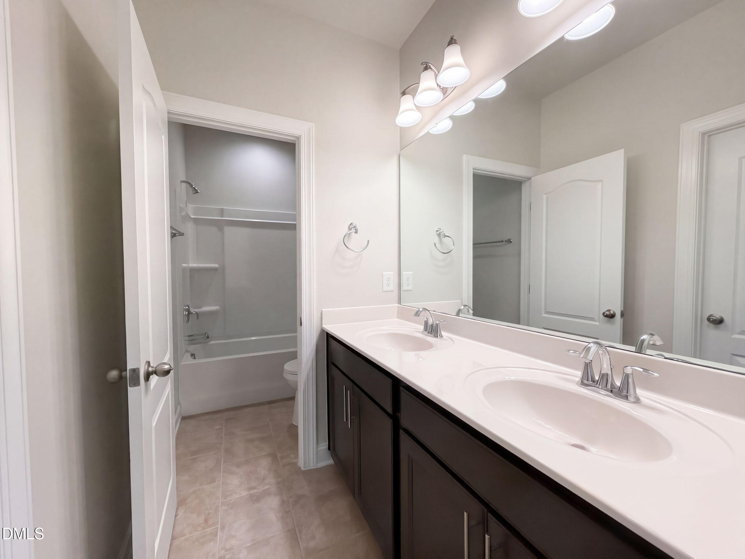123 Filigree Way Property Photo 24