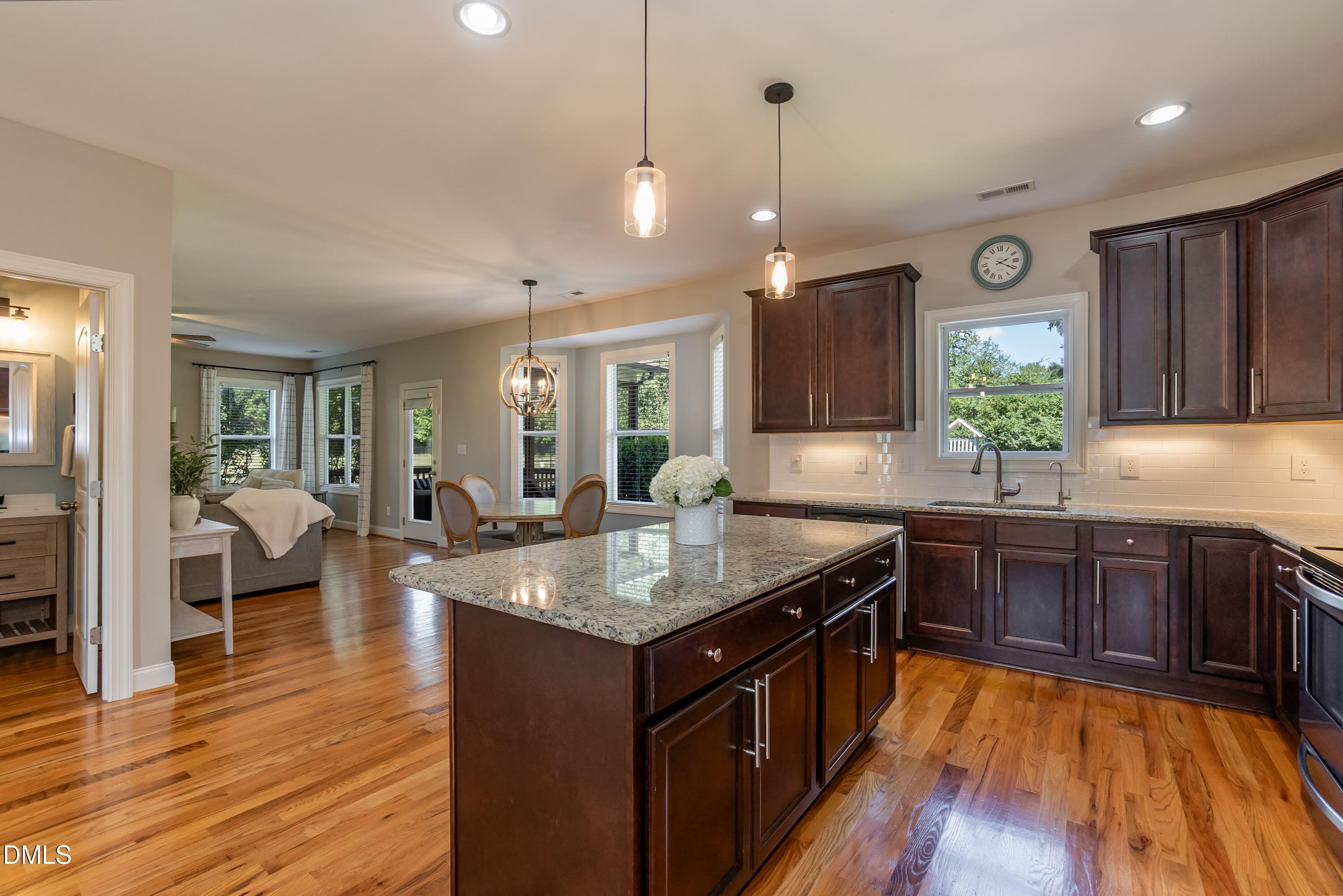 2924 Plantation Glen Drive Property Photo 11