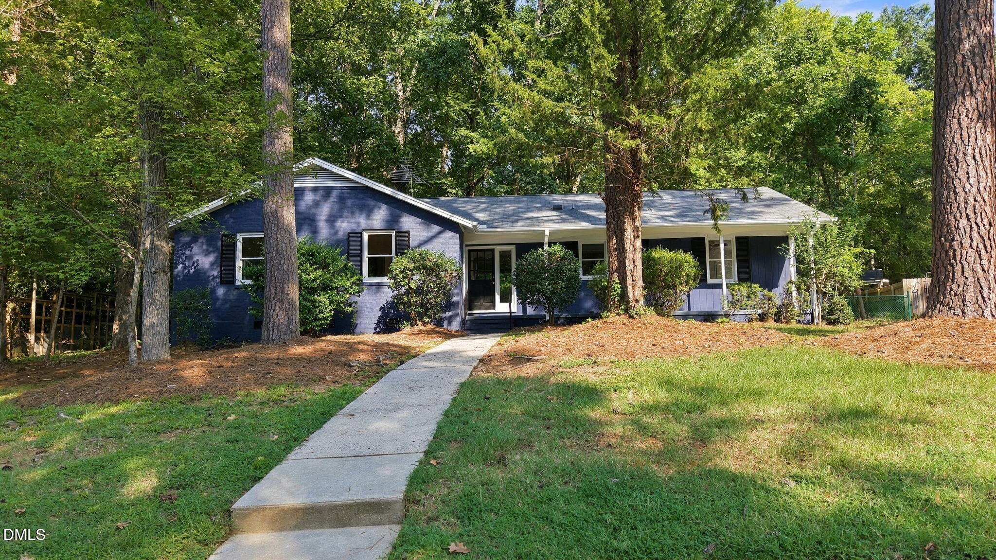 404 Longleaf Drive Property Photo 1