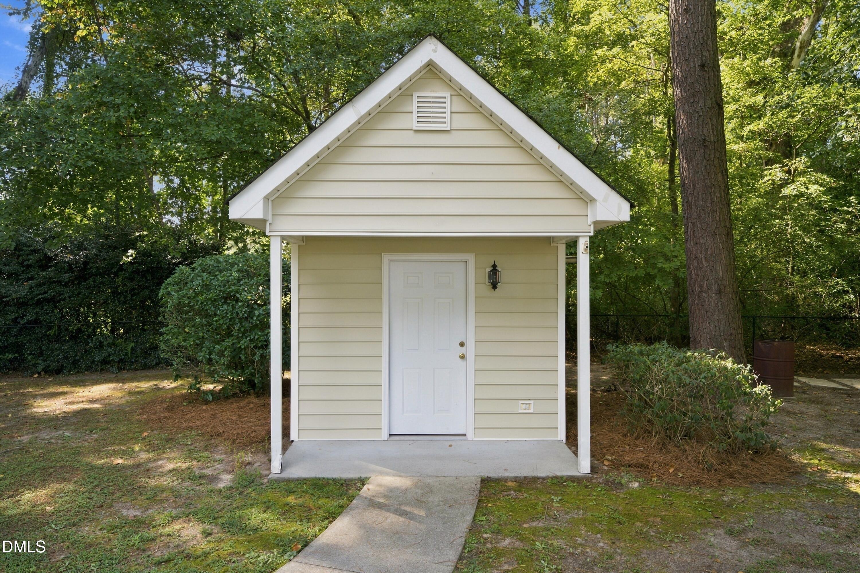 4442 Saddle Run Road Road N Property Photo 3