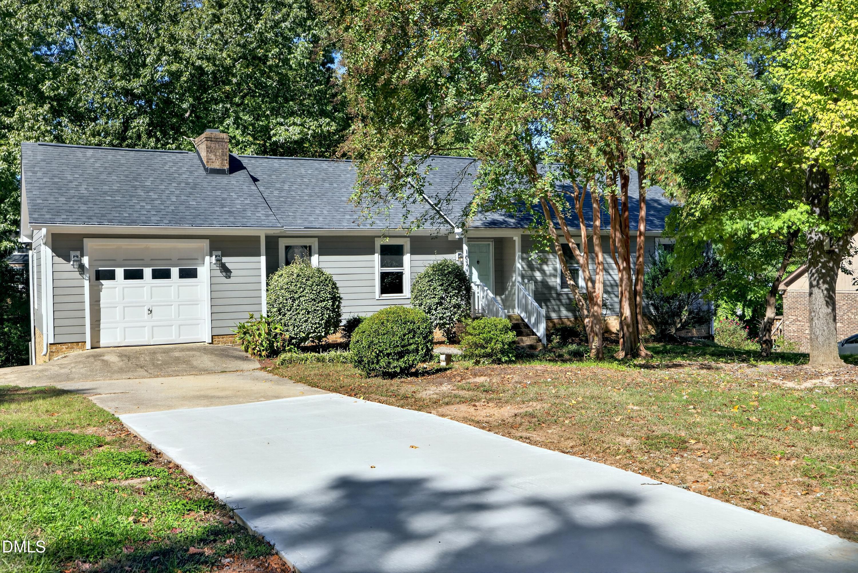 107 Whitehall Way Property Photo 1