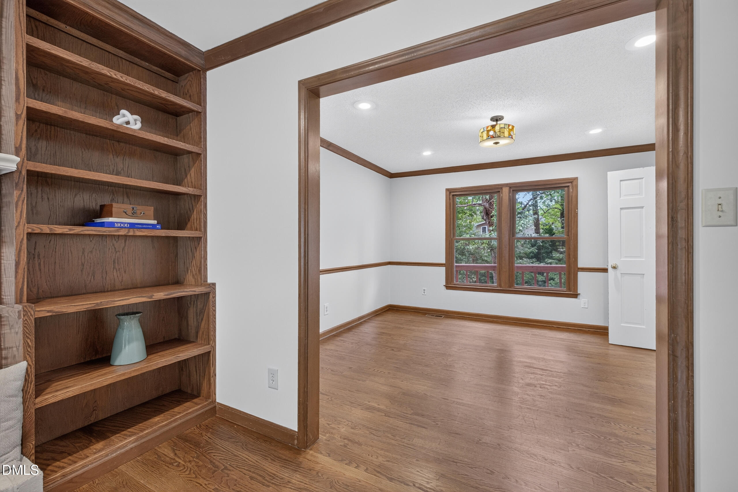107 Whitehall Way Property Photo 8