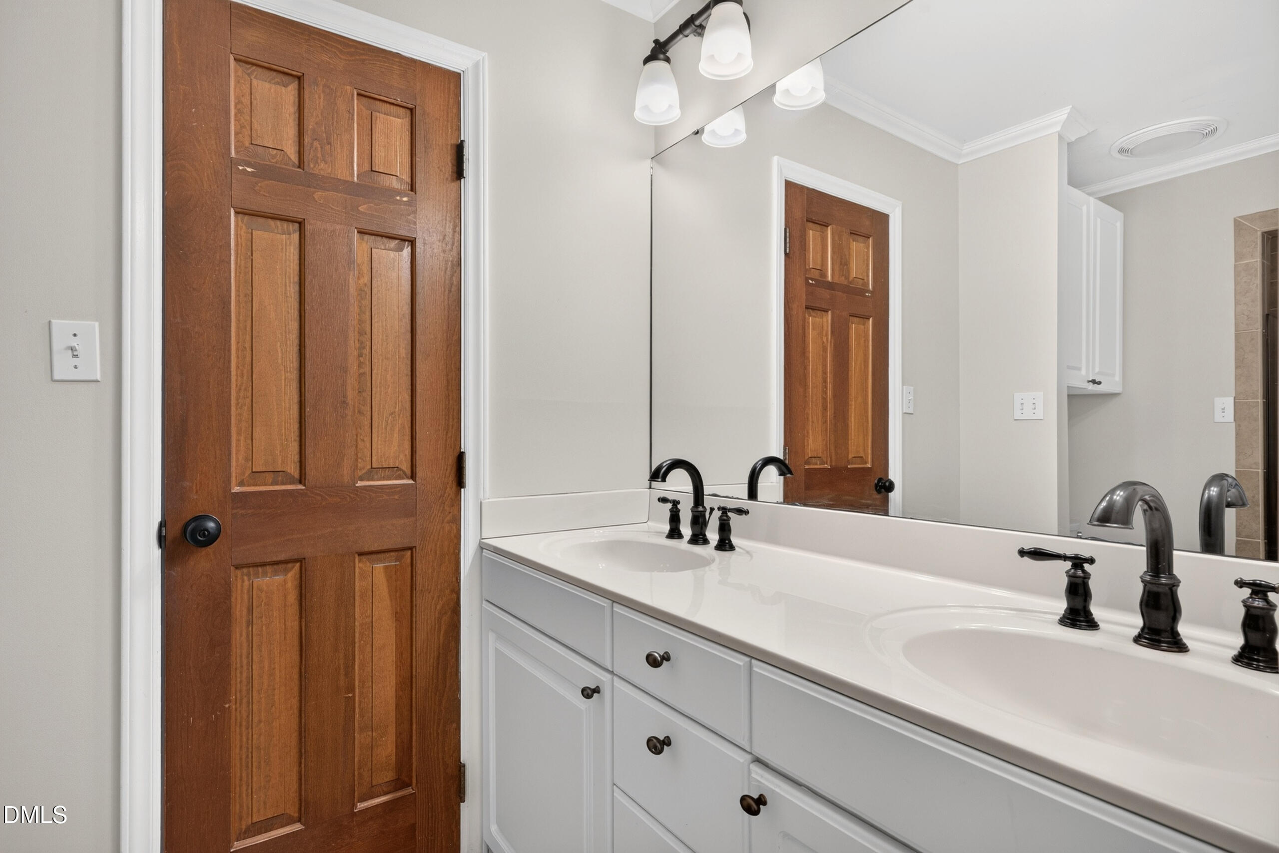 107 Whitehall Way Property Photo 18
