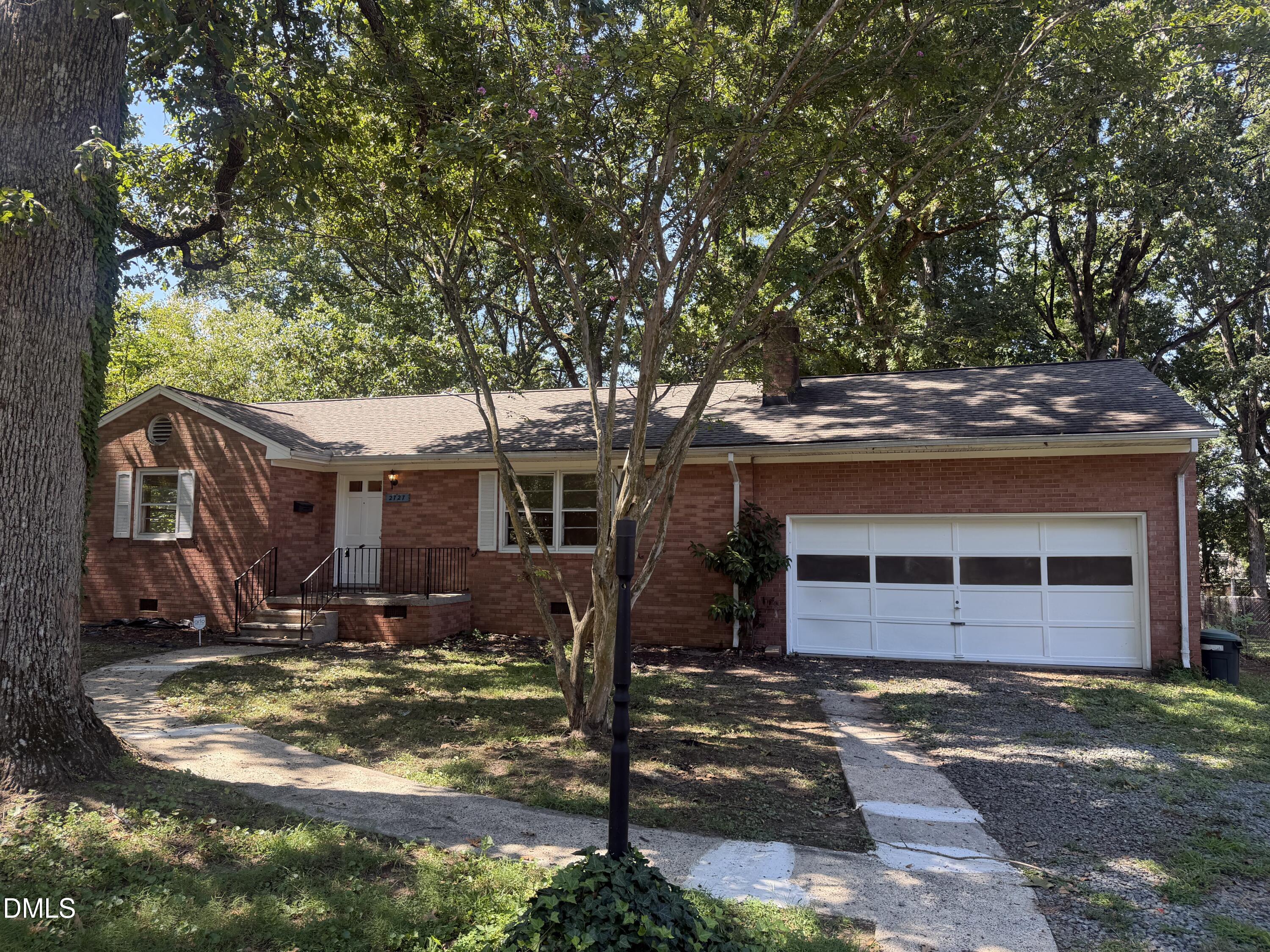 2727 Catherine Drive Property Photo 1