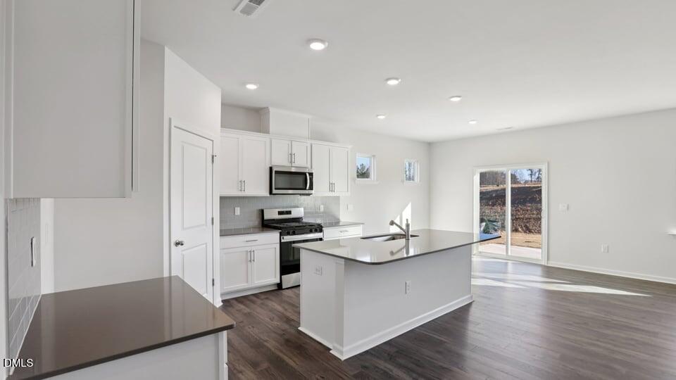 106 Tiger Eye Drive Property Photo 8