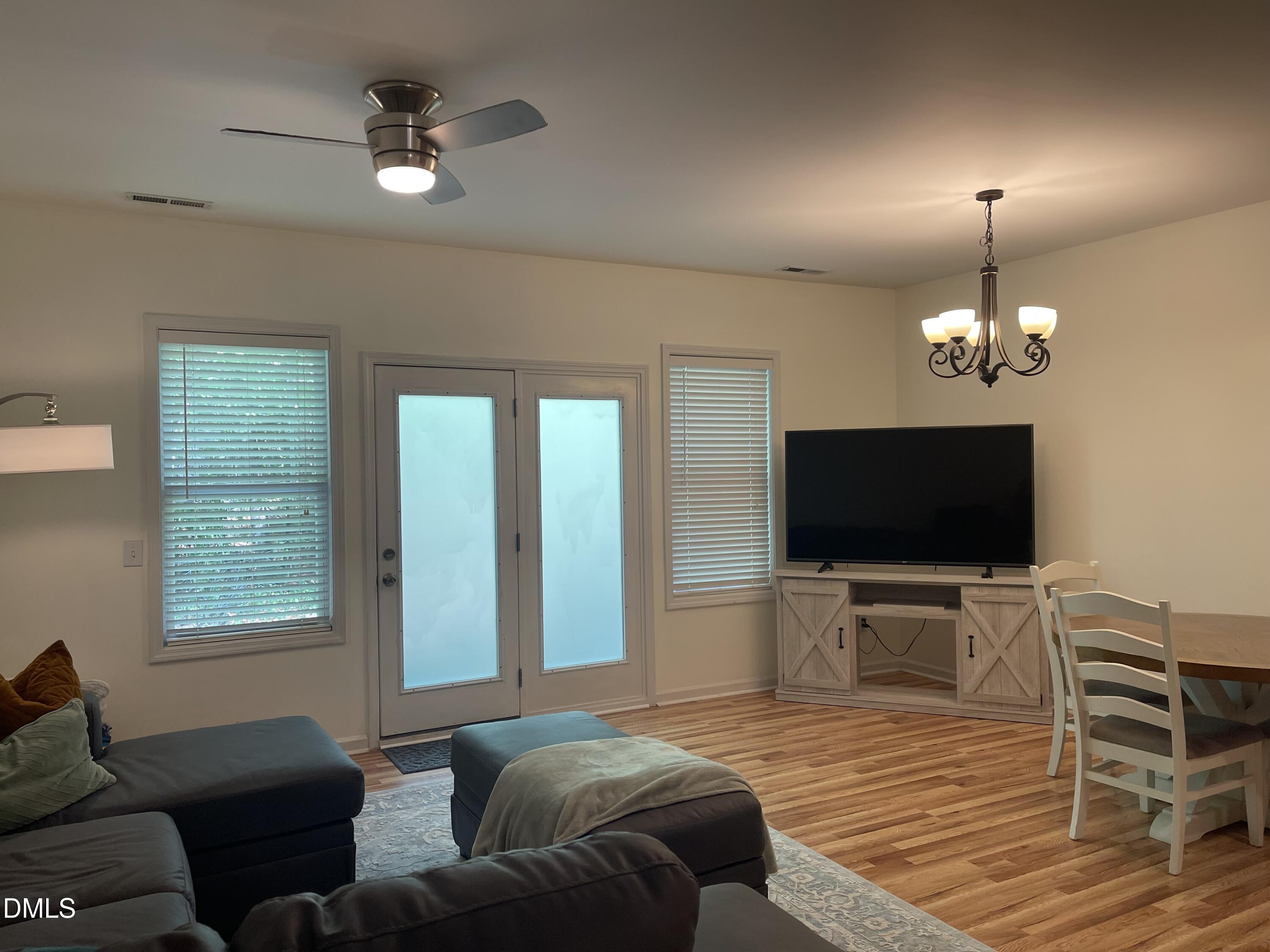 734 Whitetail Creek Way Property Photo 4