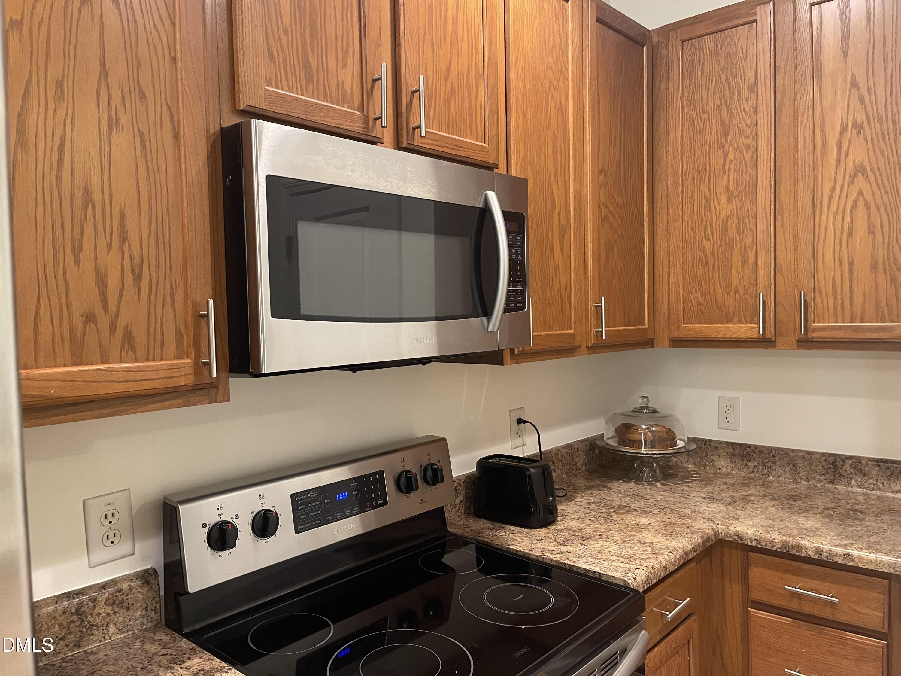 734 Whitetail Creek Way Property Photo 11
