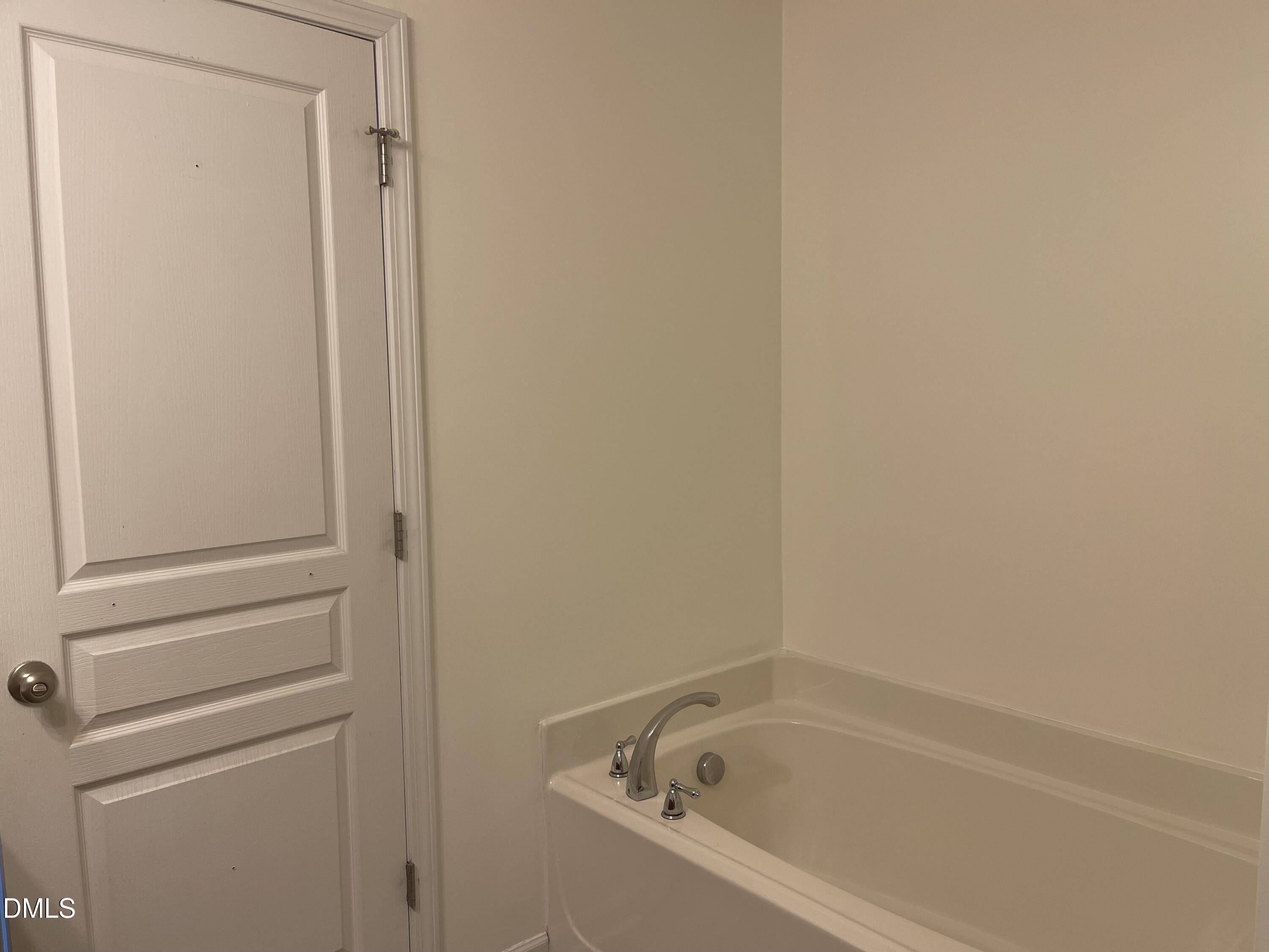 734 Whitetail Creek Way Property Photo 28