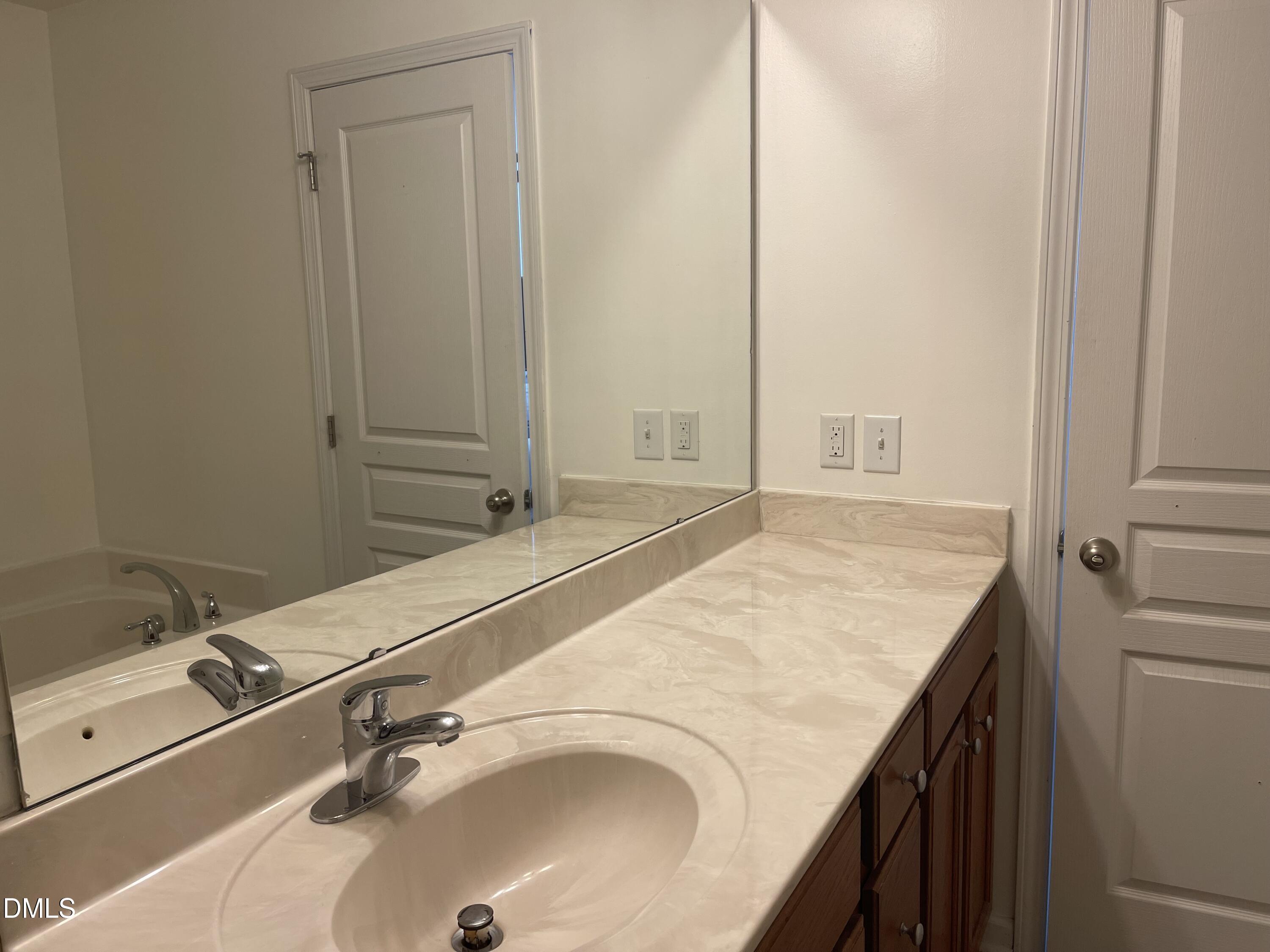 734 Whitetail Creek Way Property Photo 30