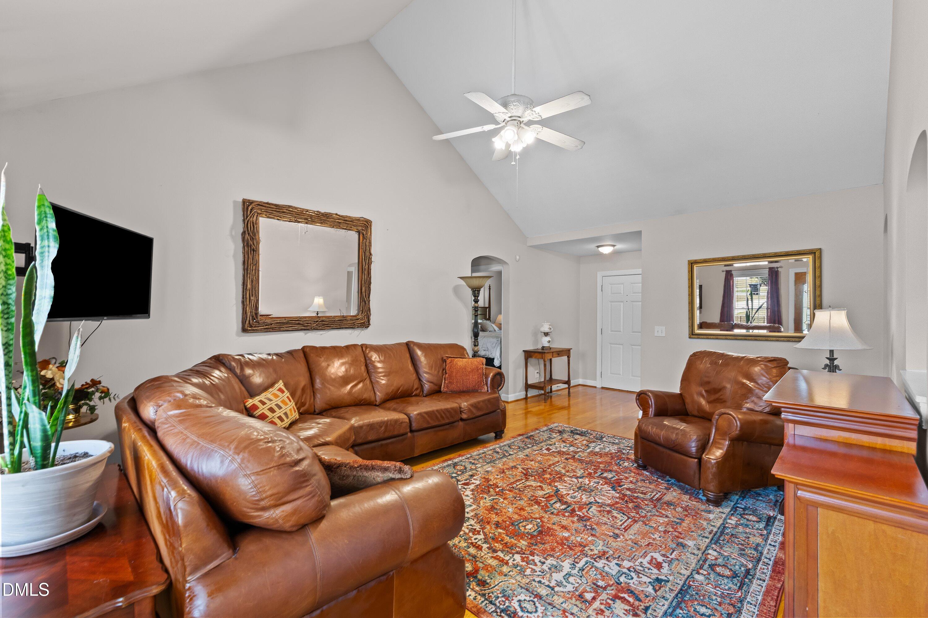 315 Everland Parkway Property Photo 4