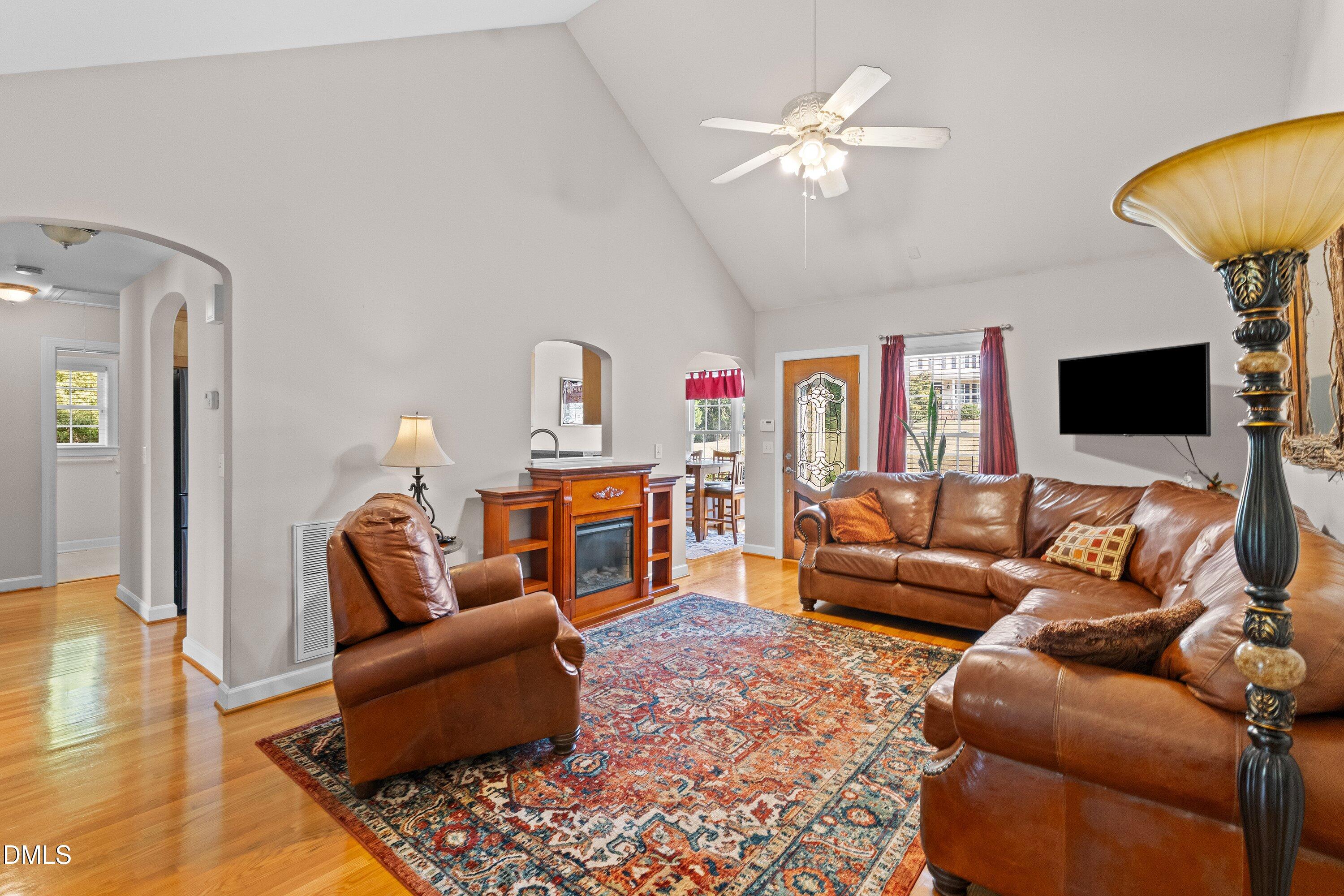 315 Everland Parkway Property Photo 5