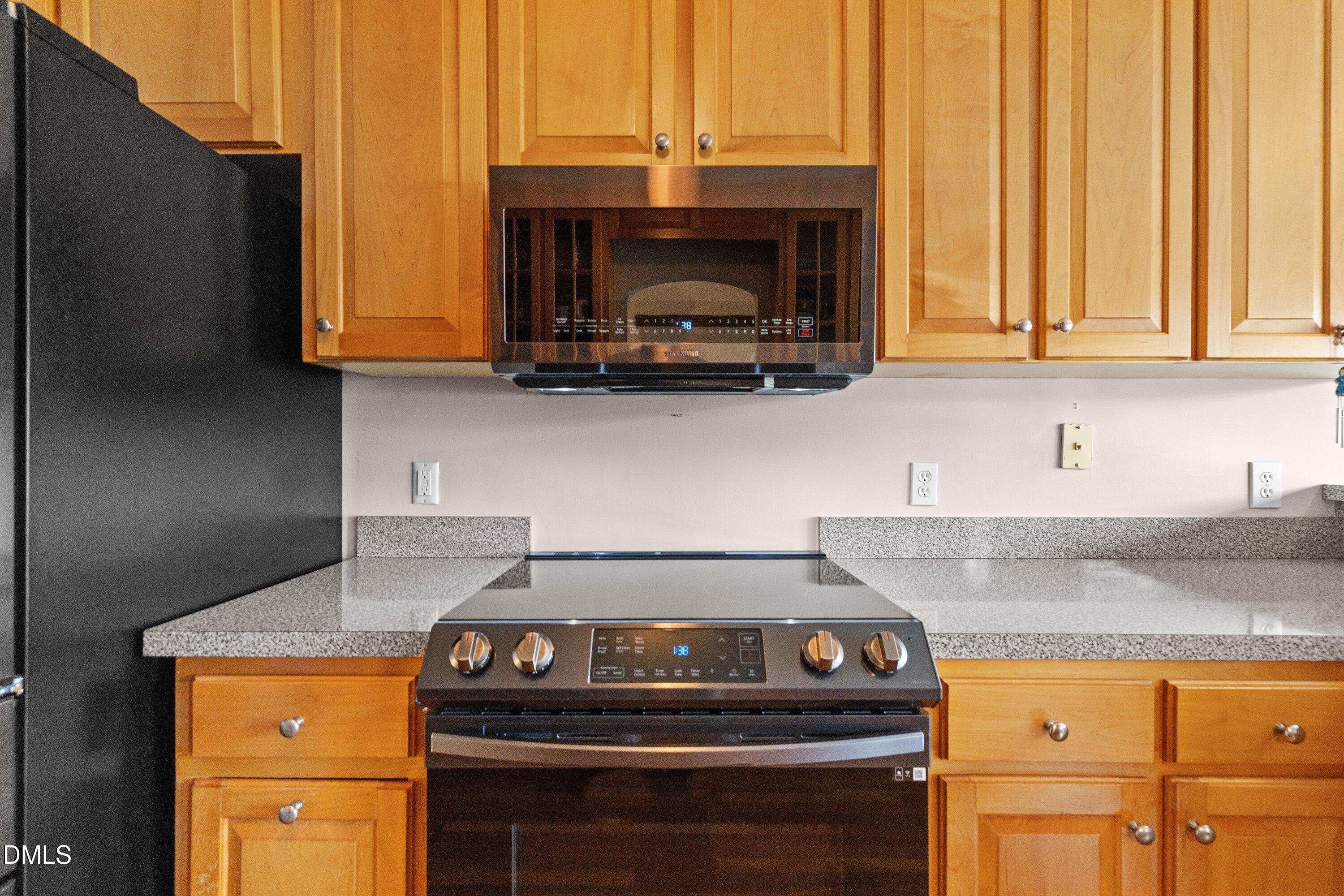 315 Everland Parkway Property Photo 12