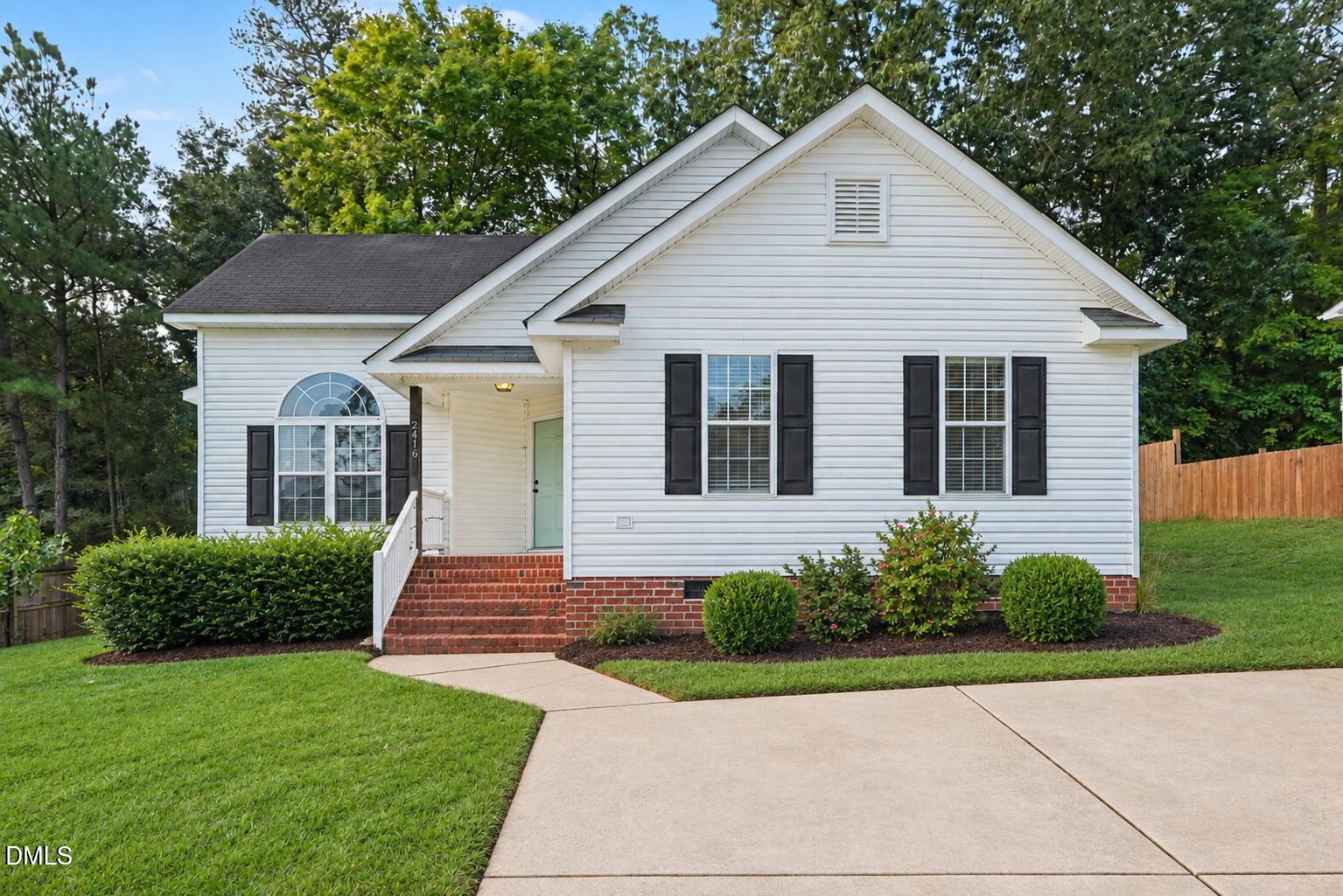 2416 Kingsboro Road Property Photo 1