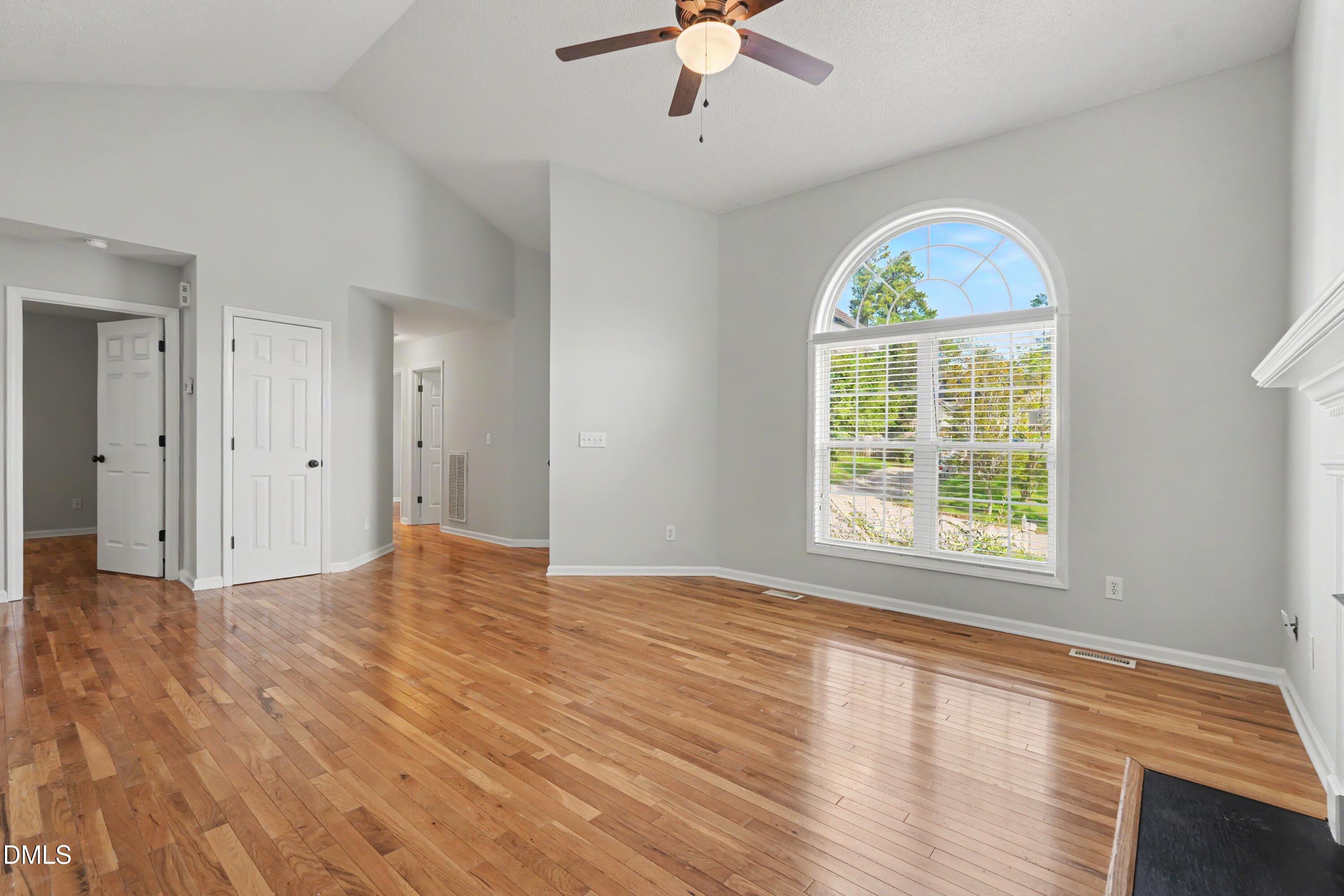 2416 Kingsboro Road Property Photo 6