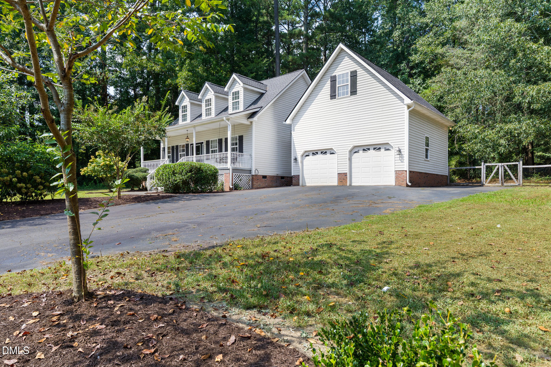 205 Adams Court Property Photo 4