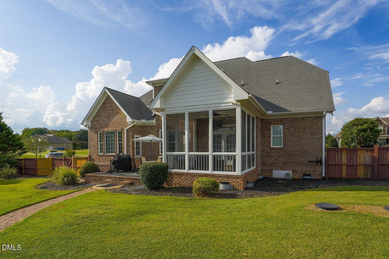 8420 Greythorne Place Property Photo 4