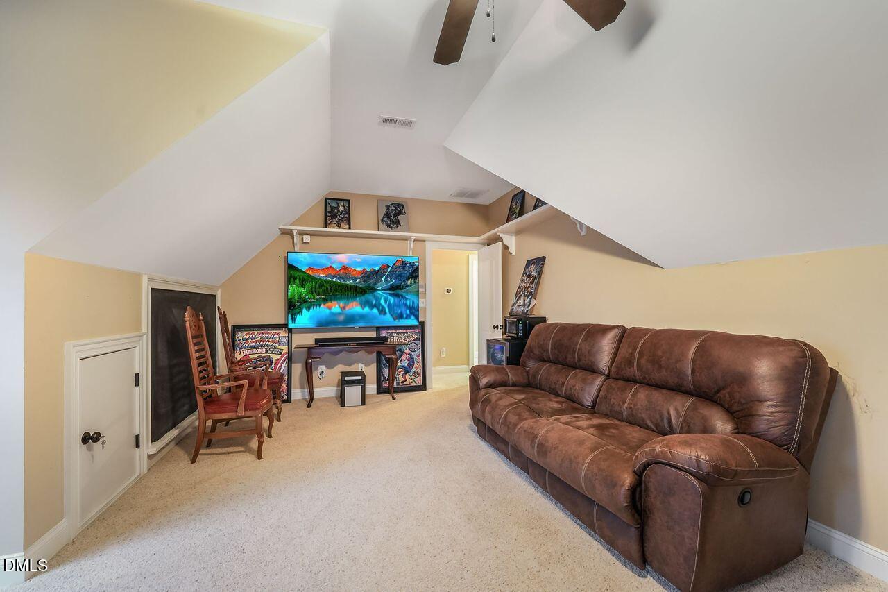 8420 Greythorne Place Property Photo 32