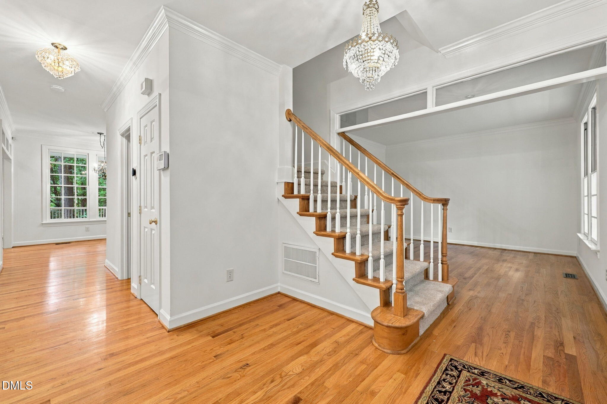 5601 N Hawthorne Way Property Photo 9