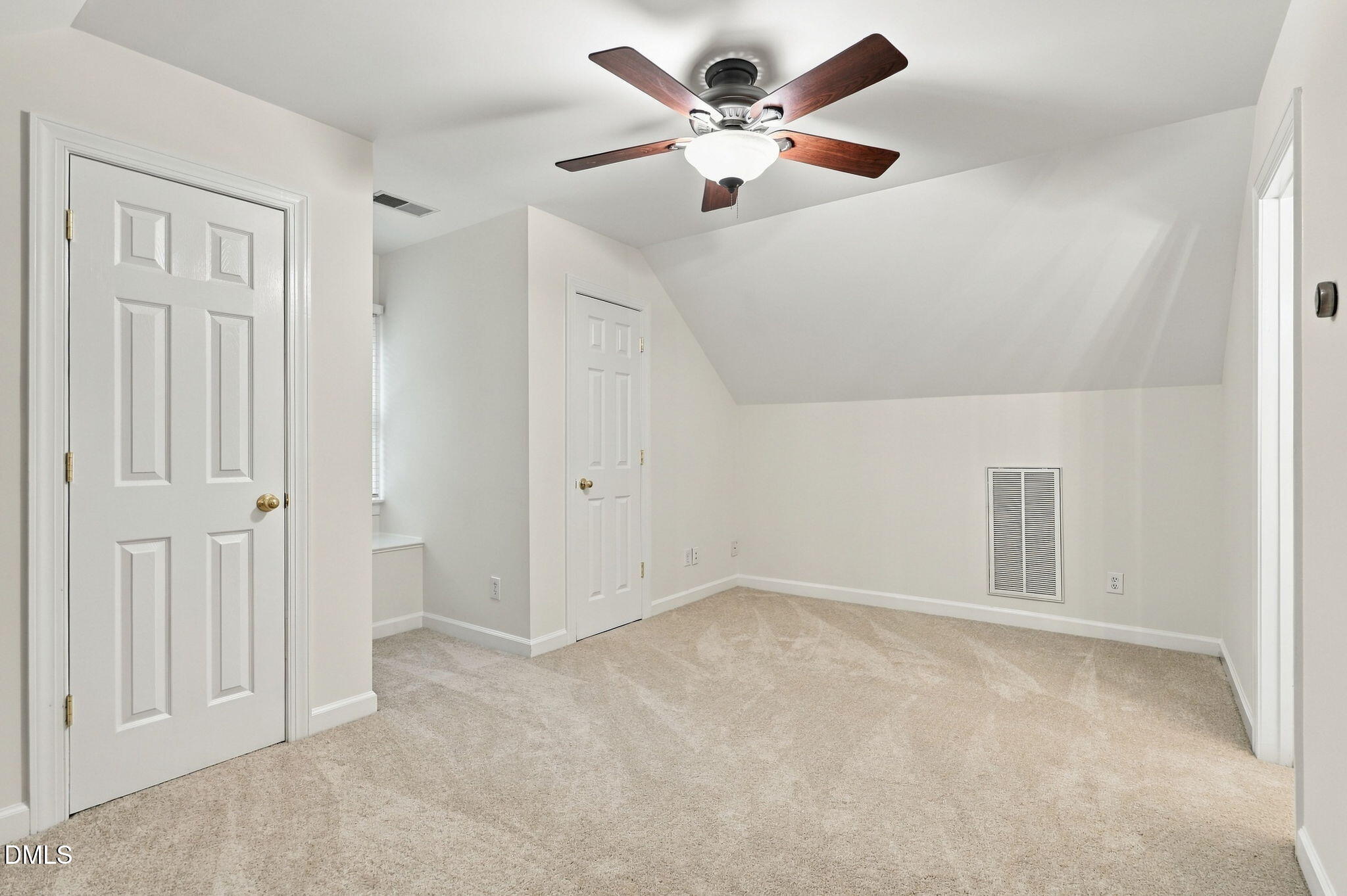 5601 N Hawthorne Way Property Photo 53