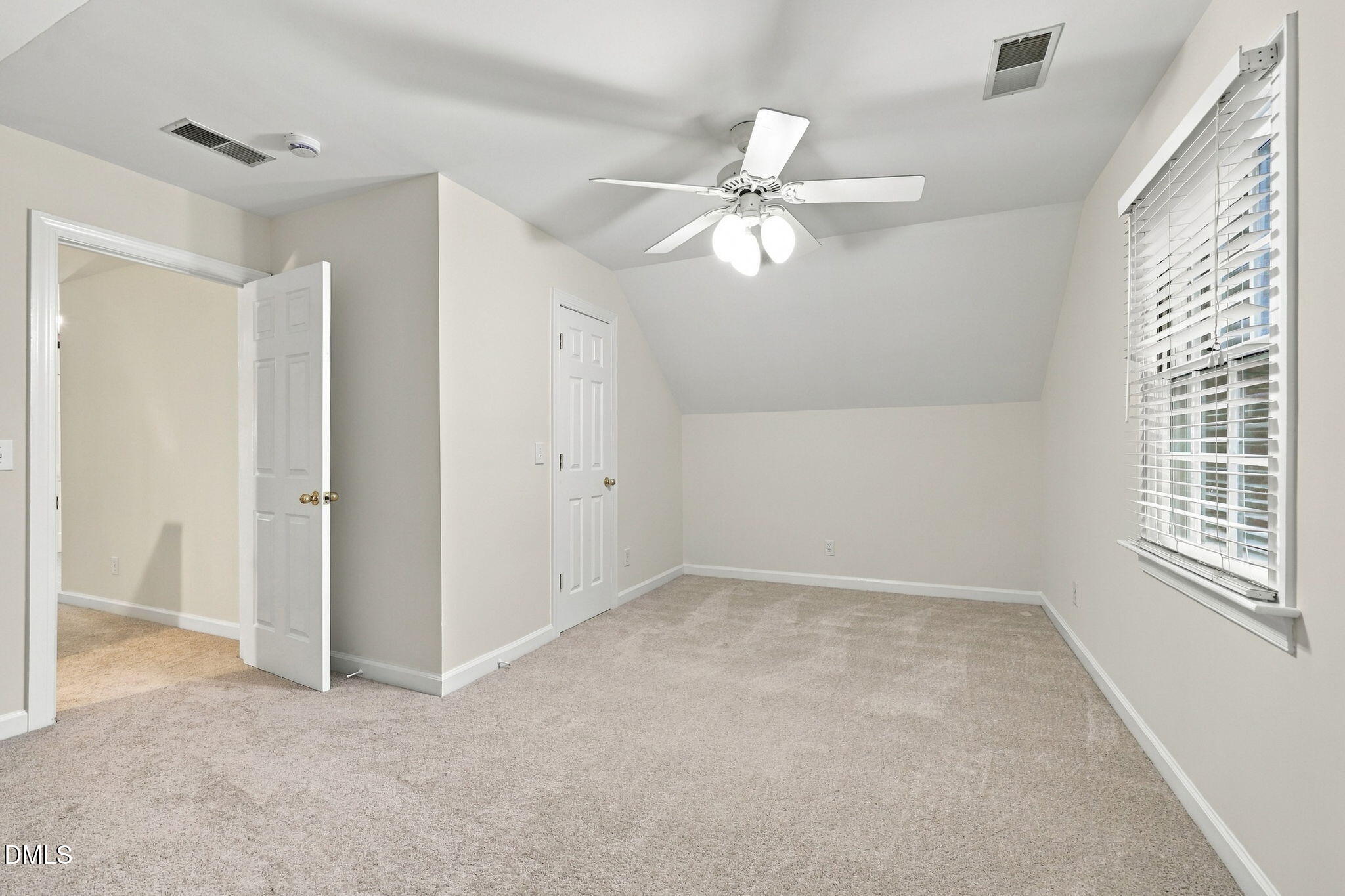 5601 N Hawthorne Way Property Photo 55