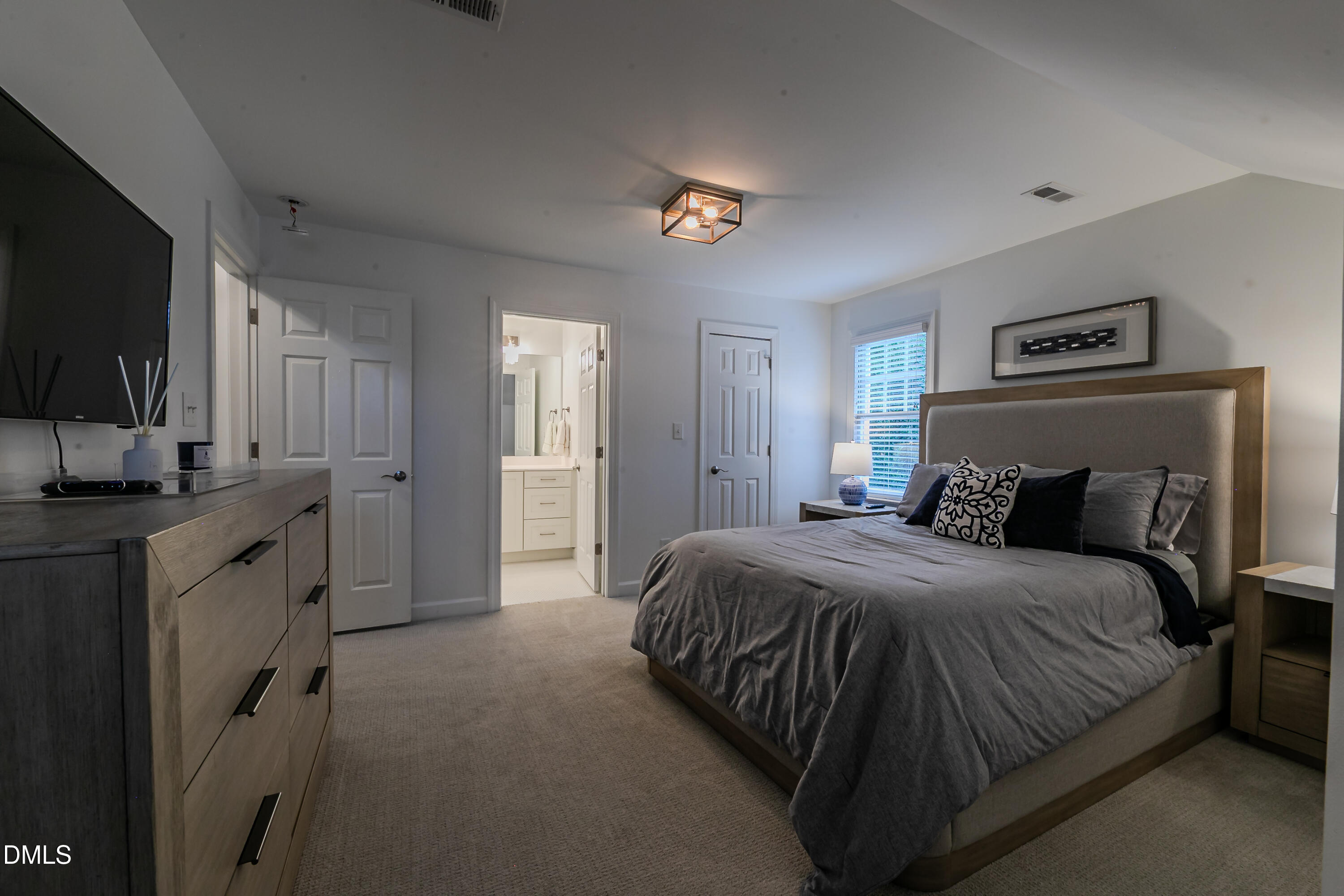 7625 Pinewild Court Property Photo 31