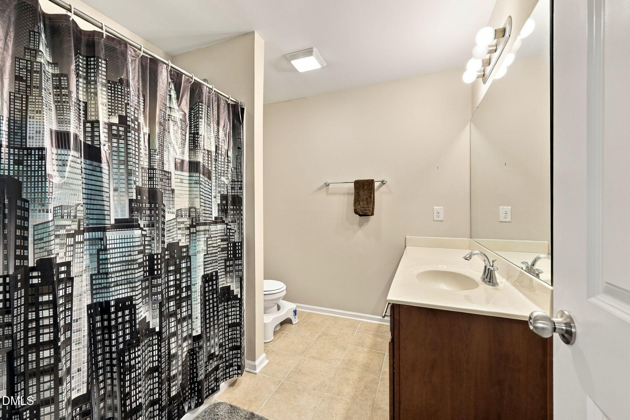 421 Shakespeare Drive Property Photo 27