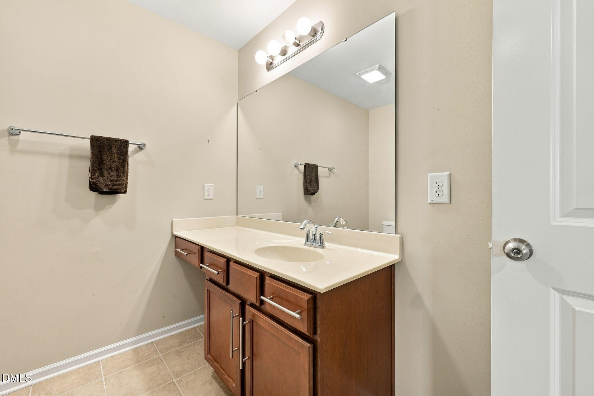 421 Shakespeare Drive Property Photo 28