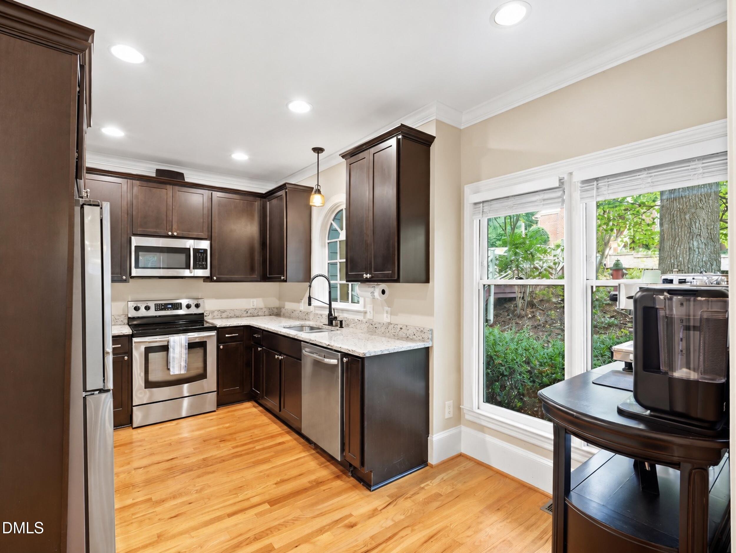 6814 Gloucester Road Property Photo 4