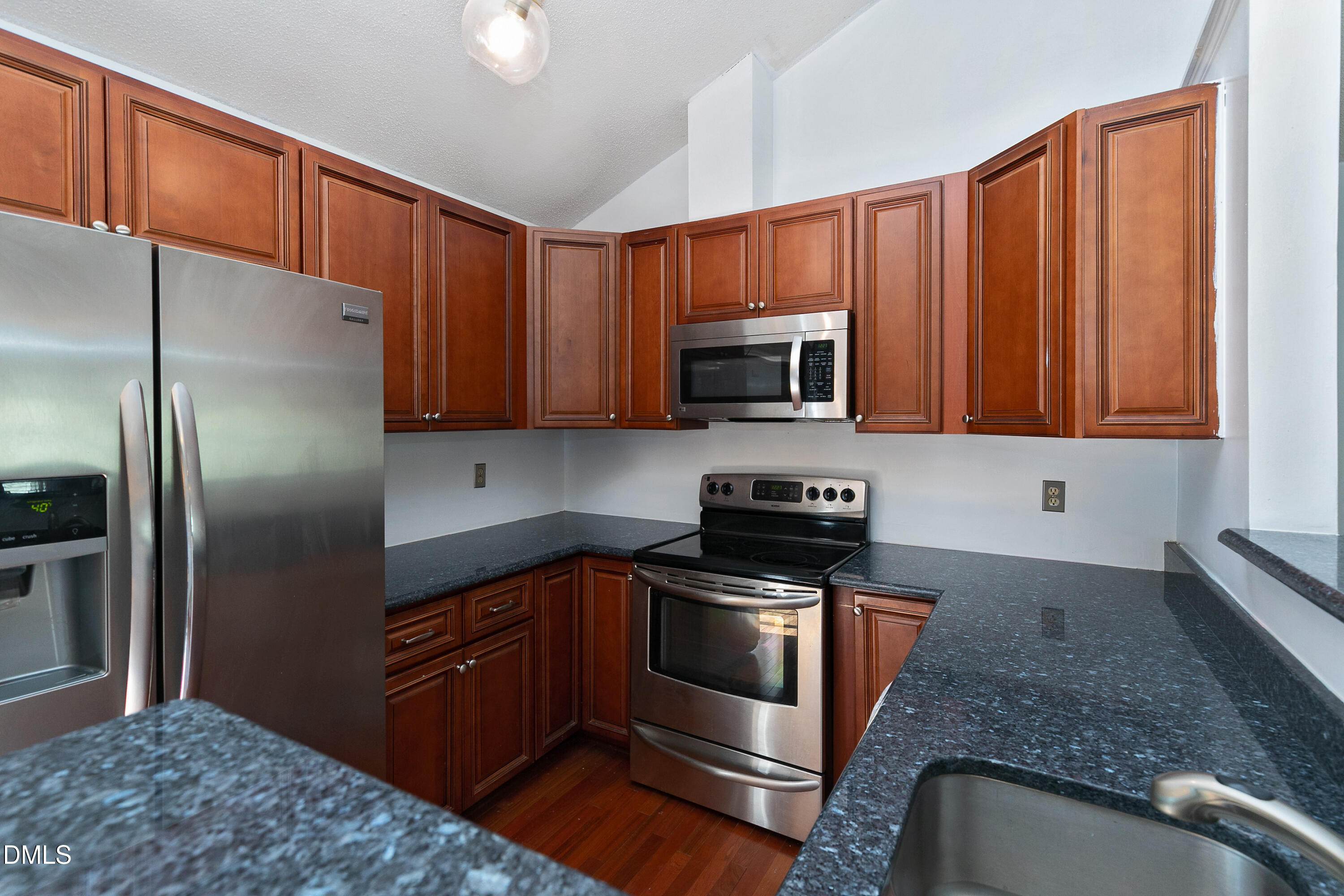 3304 Mill Run Property Photo 5